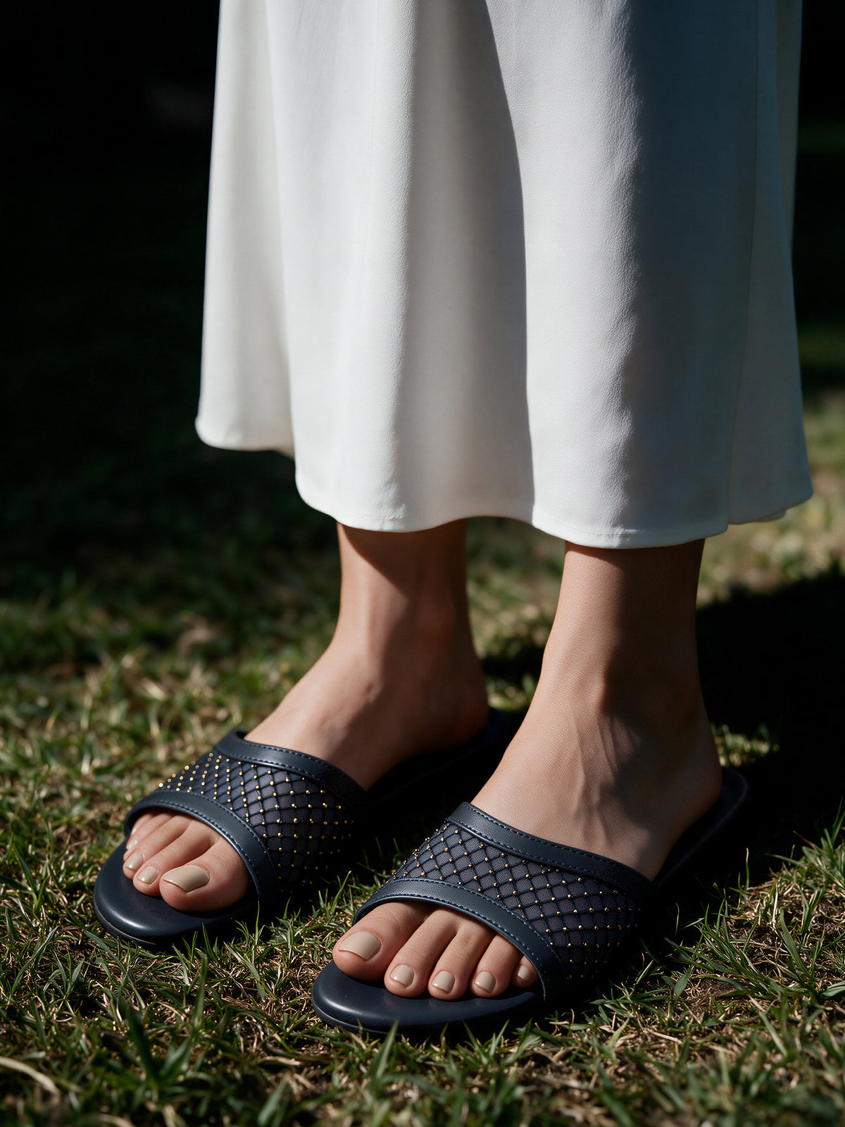 Studded Mesh Slides