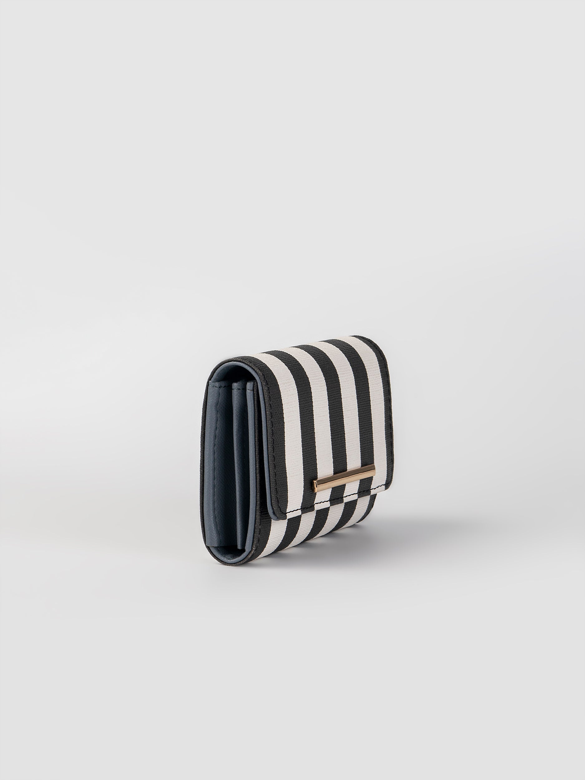 Monochrome Wallet