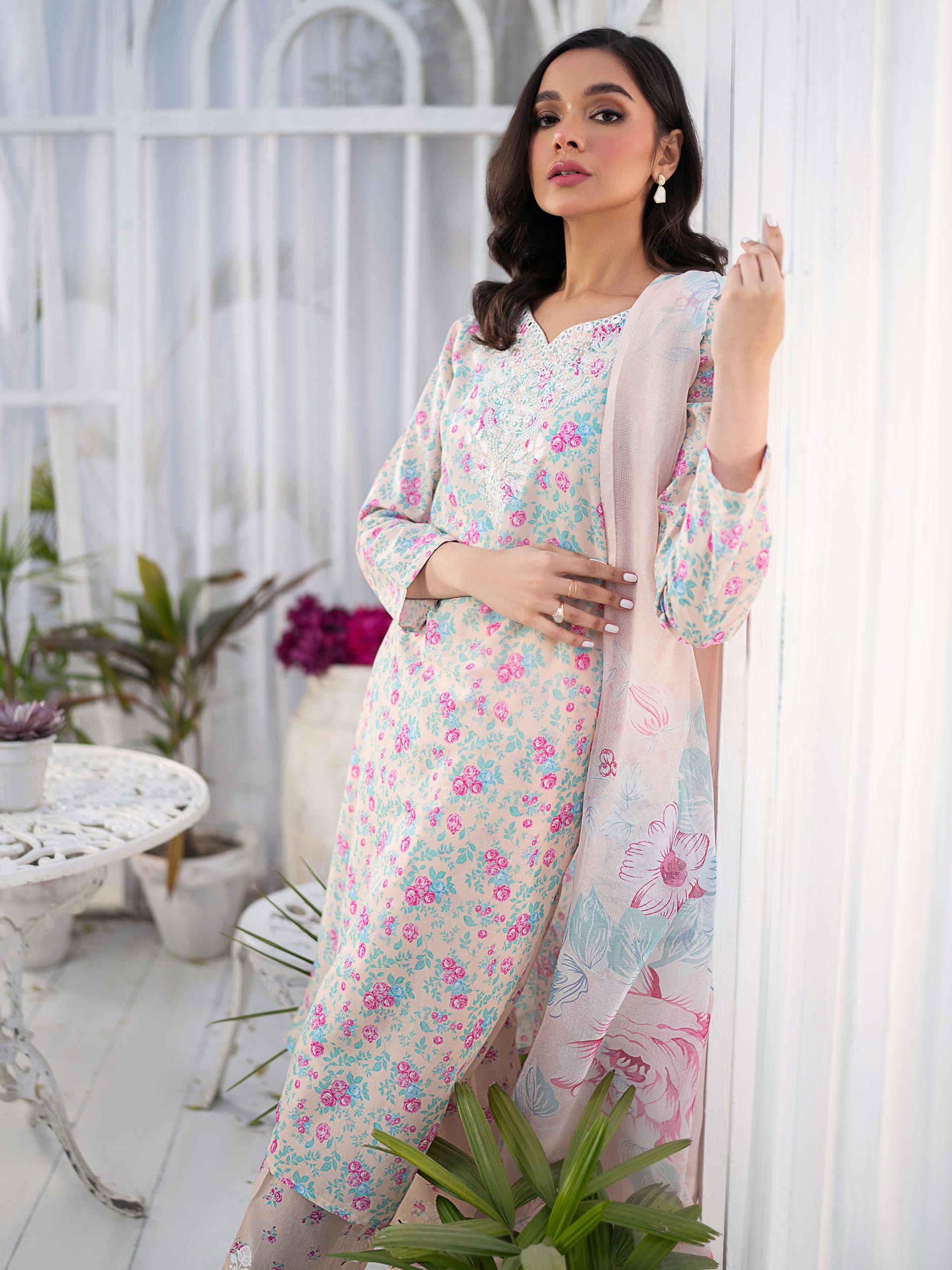 3 Piece Lawn Suit-Embroidered (Unstitched) – Limelightpk
