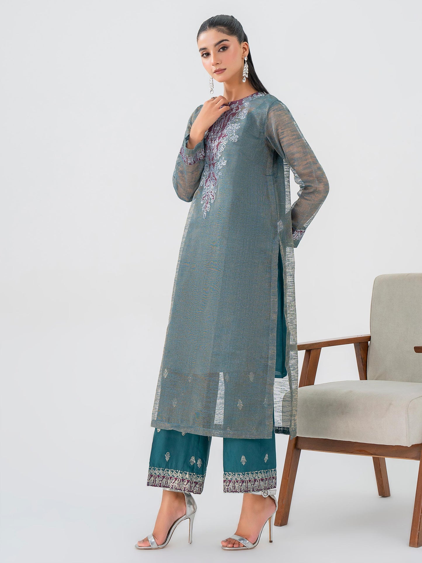 2 Piece Zari Net Suit-Embroidered (Pret)