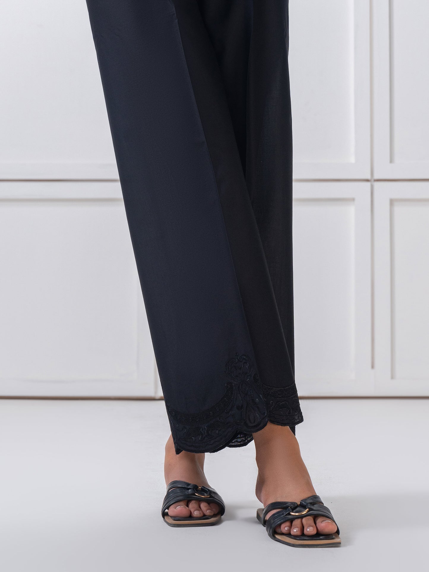 Lawn Trouser-Embroidered (Pret)