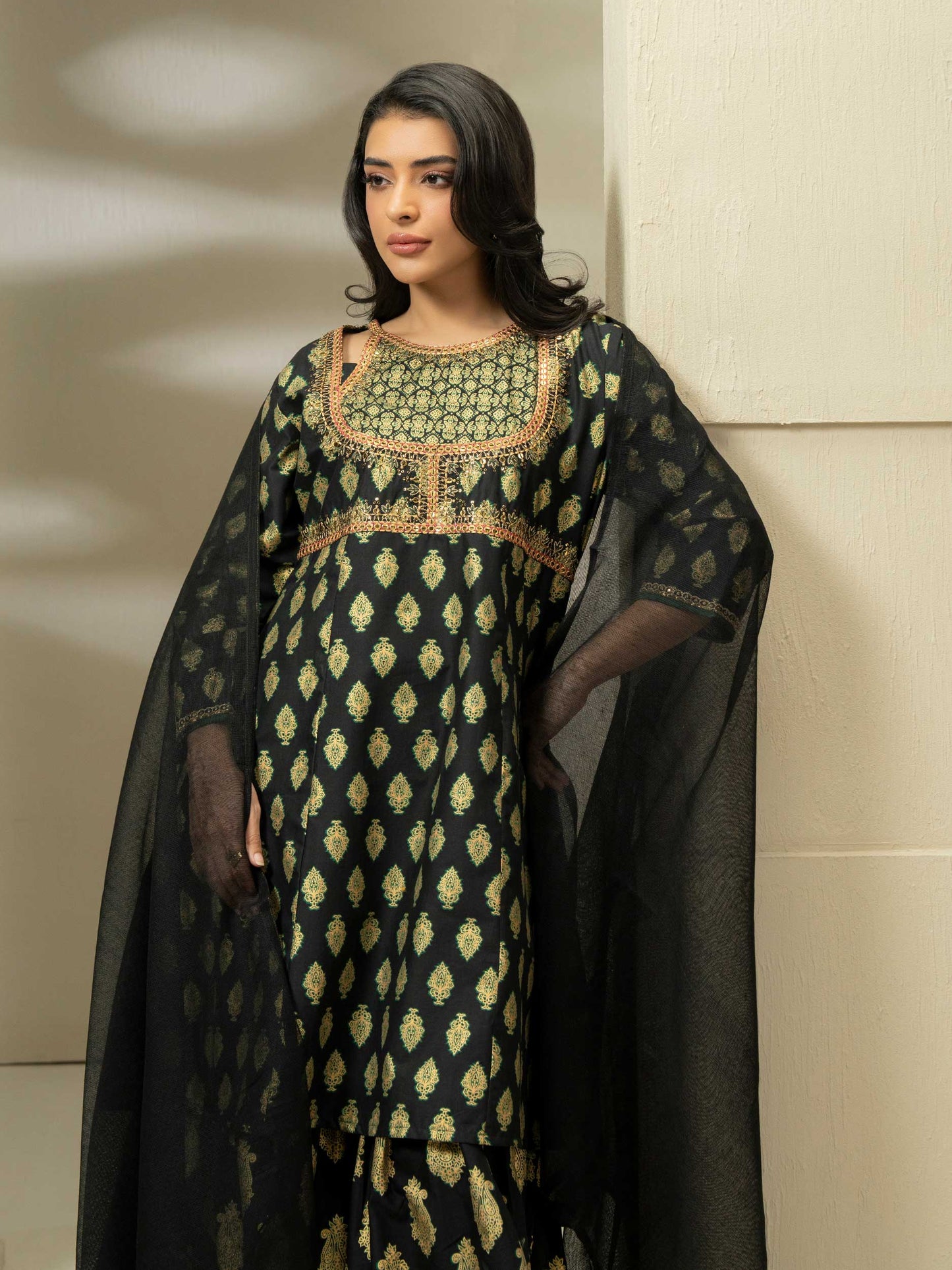 3 Piece Lawn Suit-Embroidered (Pret)