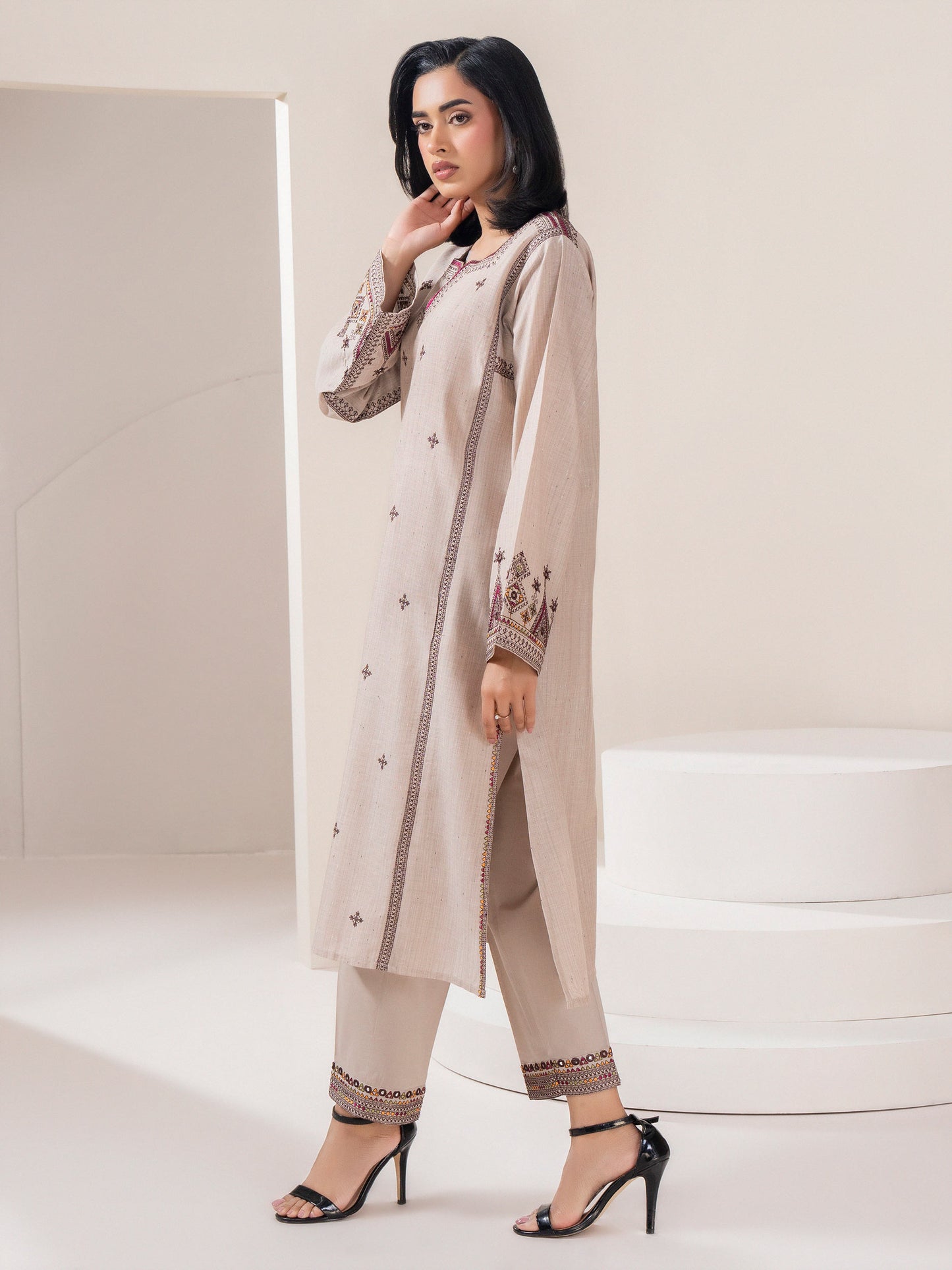 2 Piece Yarn Dyed Suit-Embroidered (Pret)