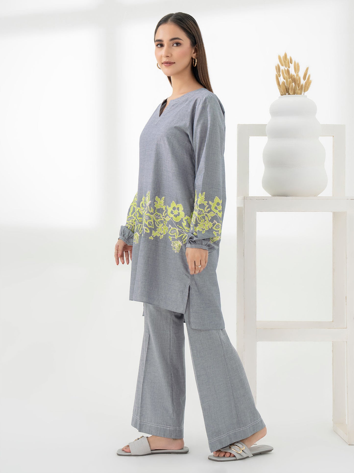 2 Piece Yarn Dyed Suit-Embroidered(Pret)