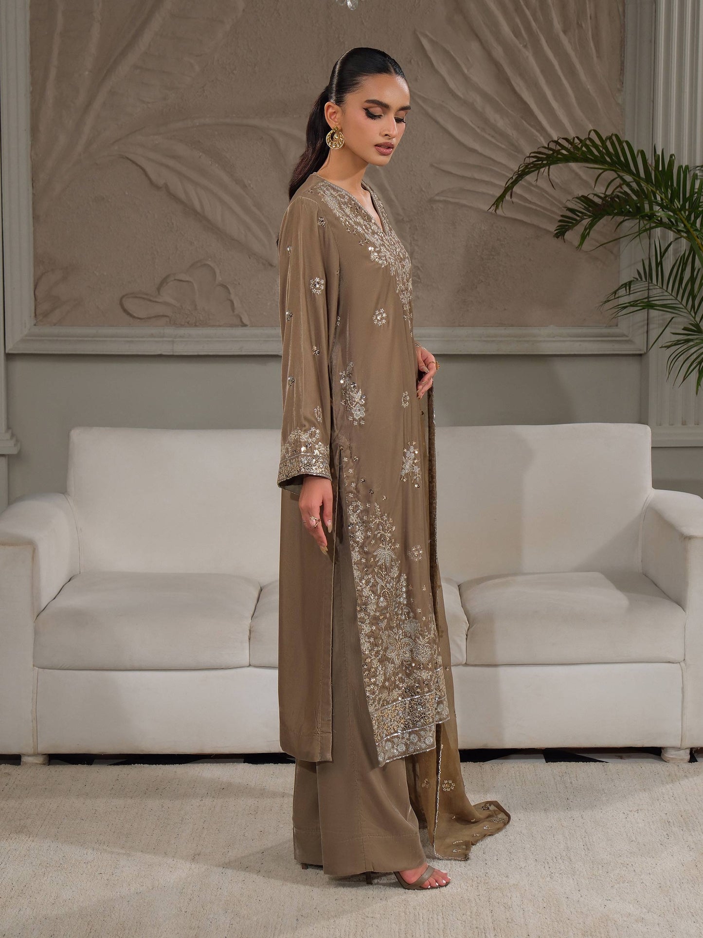 3 Piece Velvet Suit-Embroidered (Unstitched)