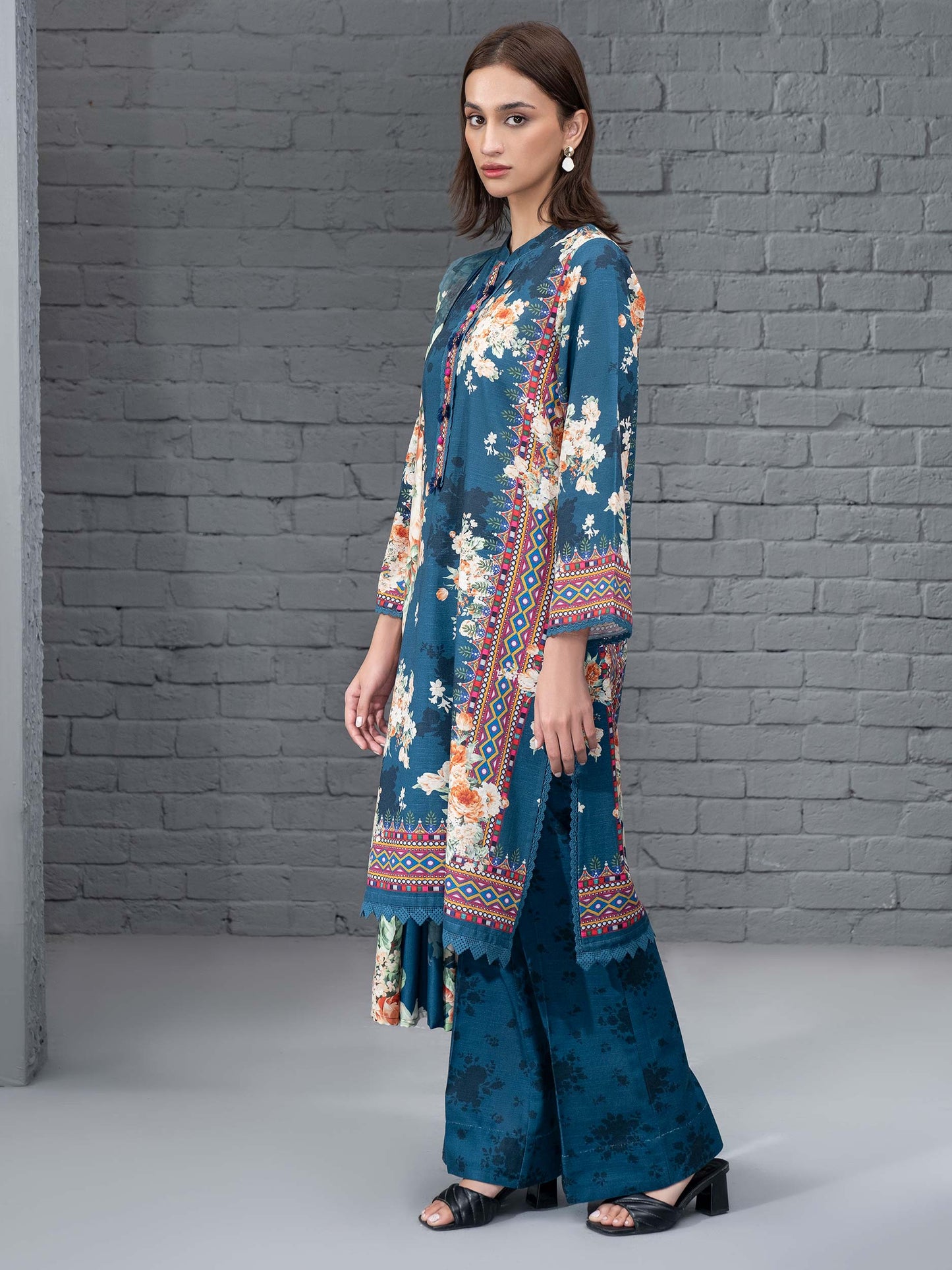 3 Piece Khaddar Suit-Printed (Unstitched)
