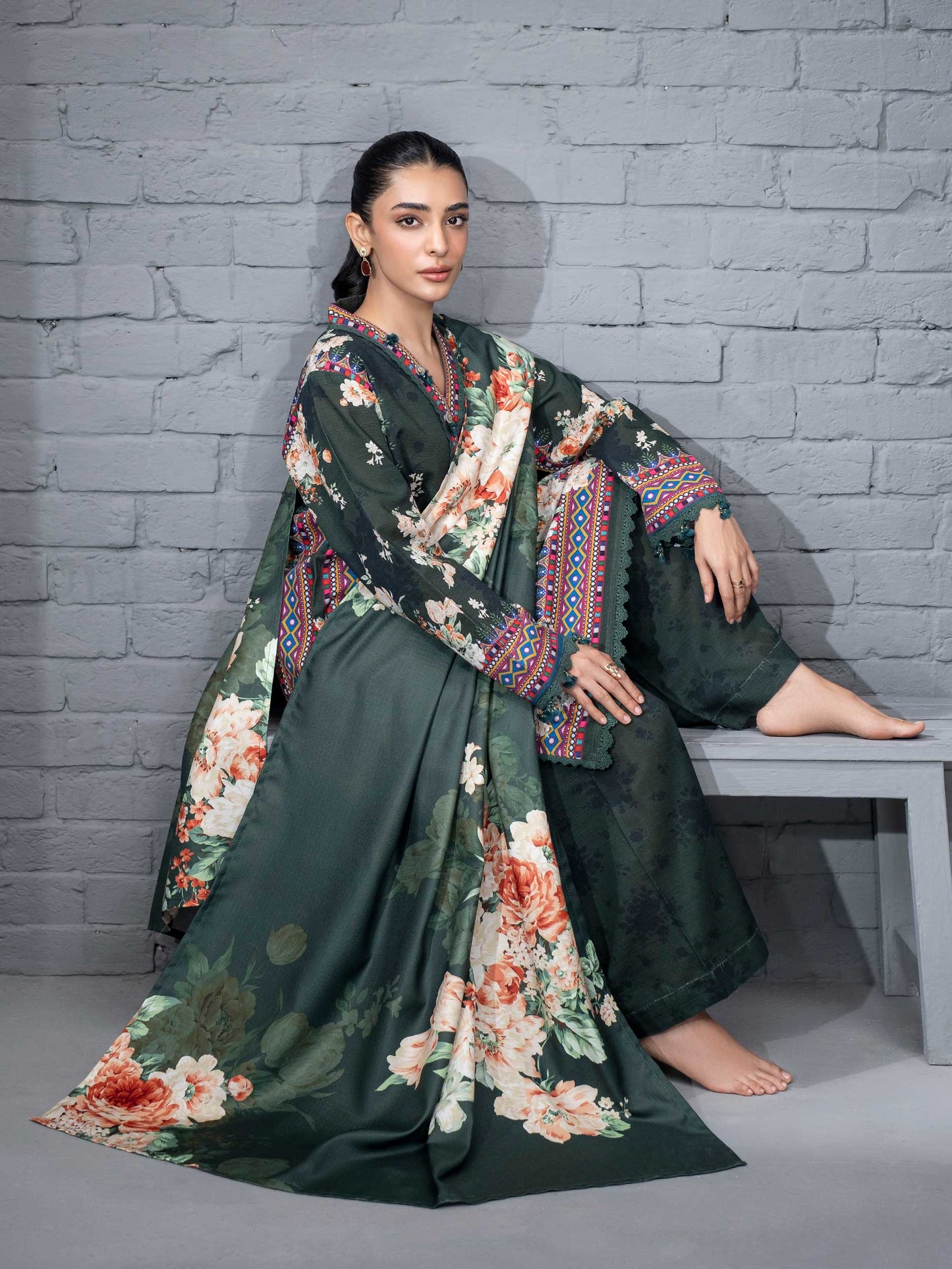 3 Piece Khaddar Suit-Printed (Unstitched)