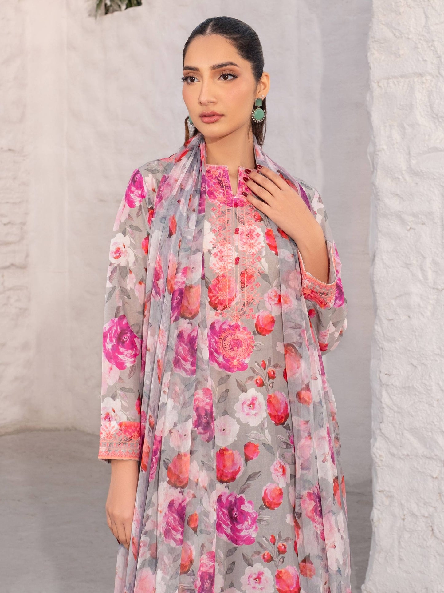 3 Piece Lawn Suit-Embroidered (Unstitched)