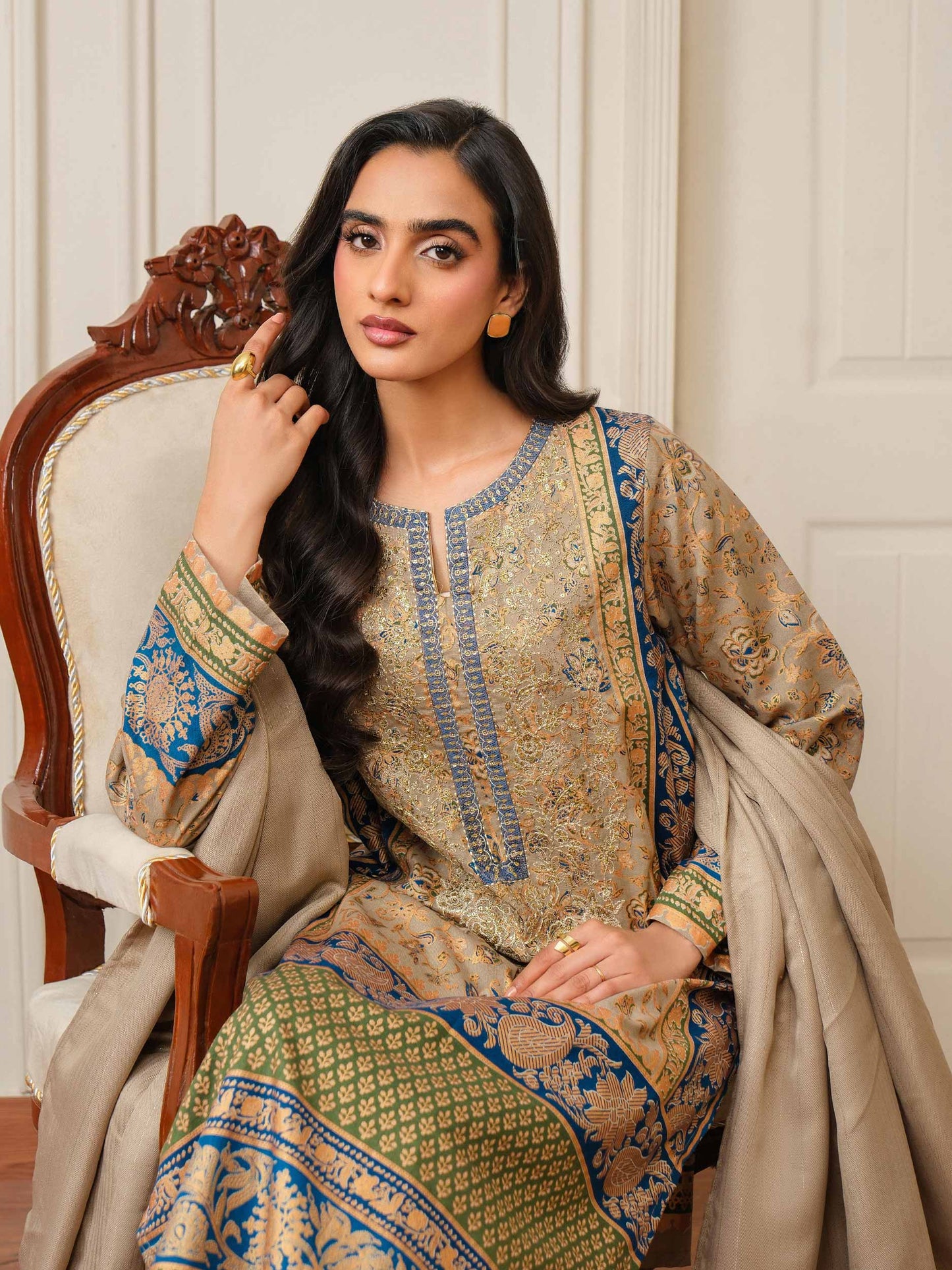 3 Piece Khaddar Suit-Embroidered (Unstitched)