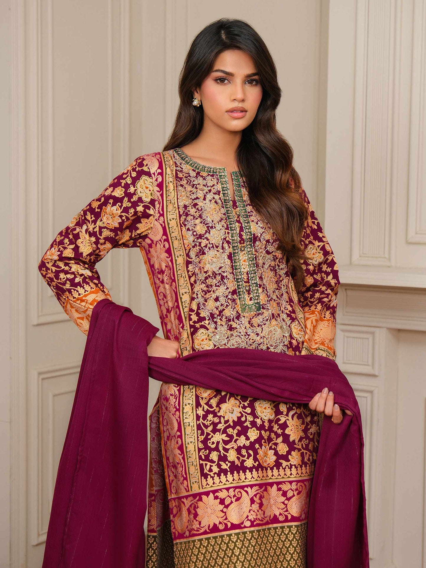 3 Piece Khaddar Suit-Embroidered (Unstitched)