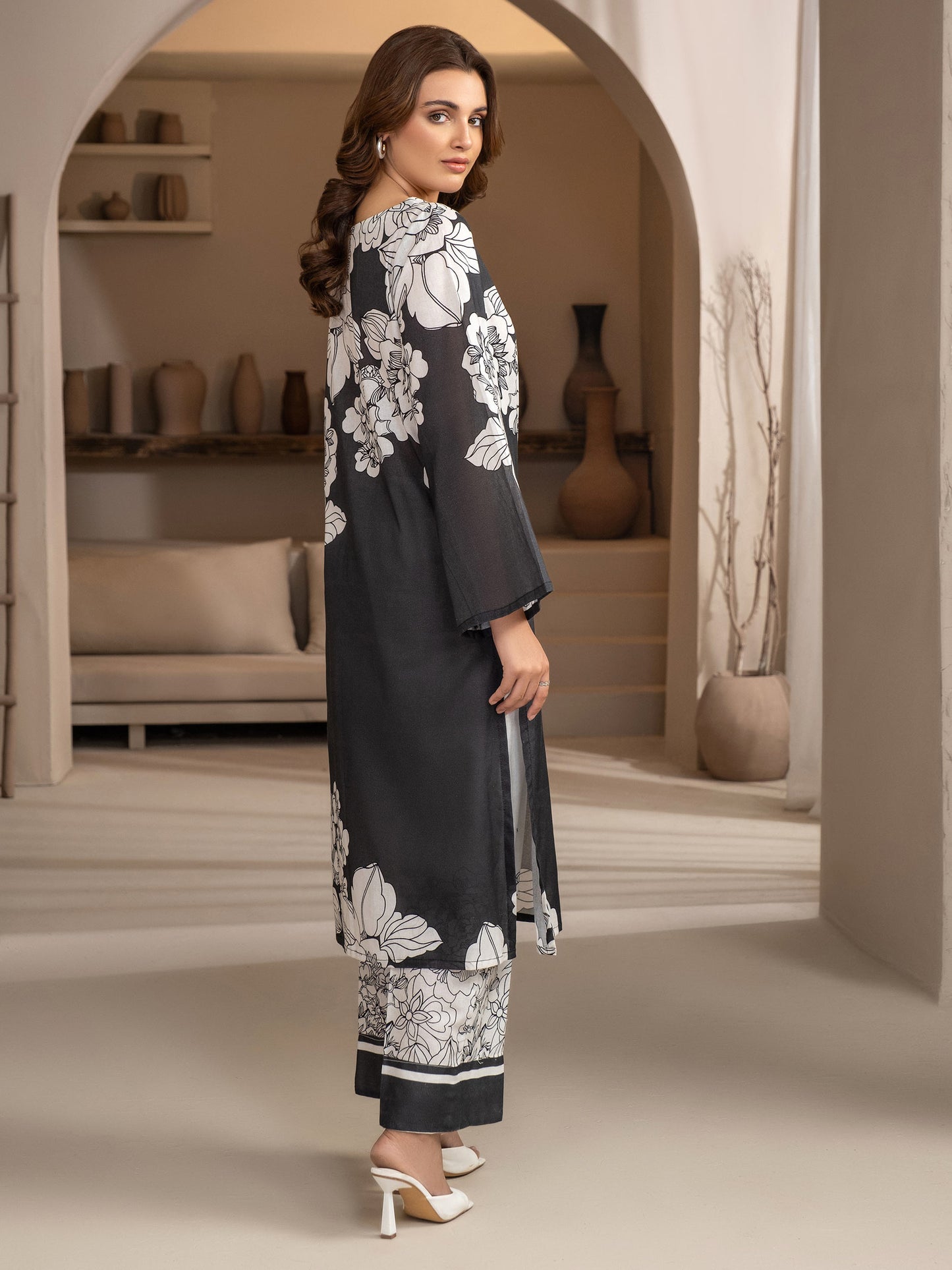 2 Piece Khaddar Suit-Printed (Unstitched)