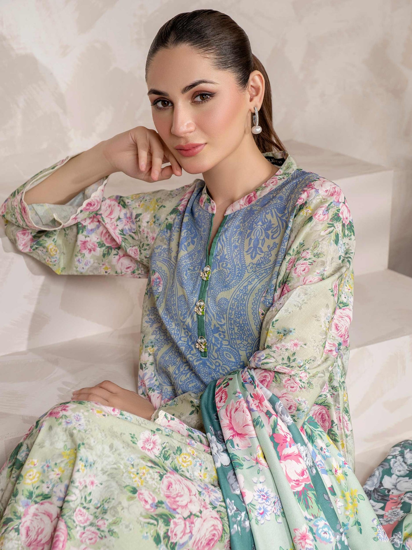 3 Piece Khaddar Suit-Printed (Unstitched)