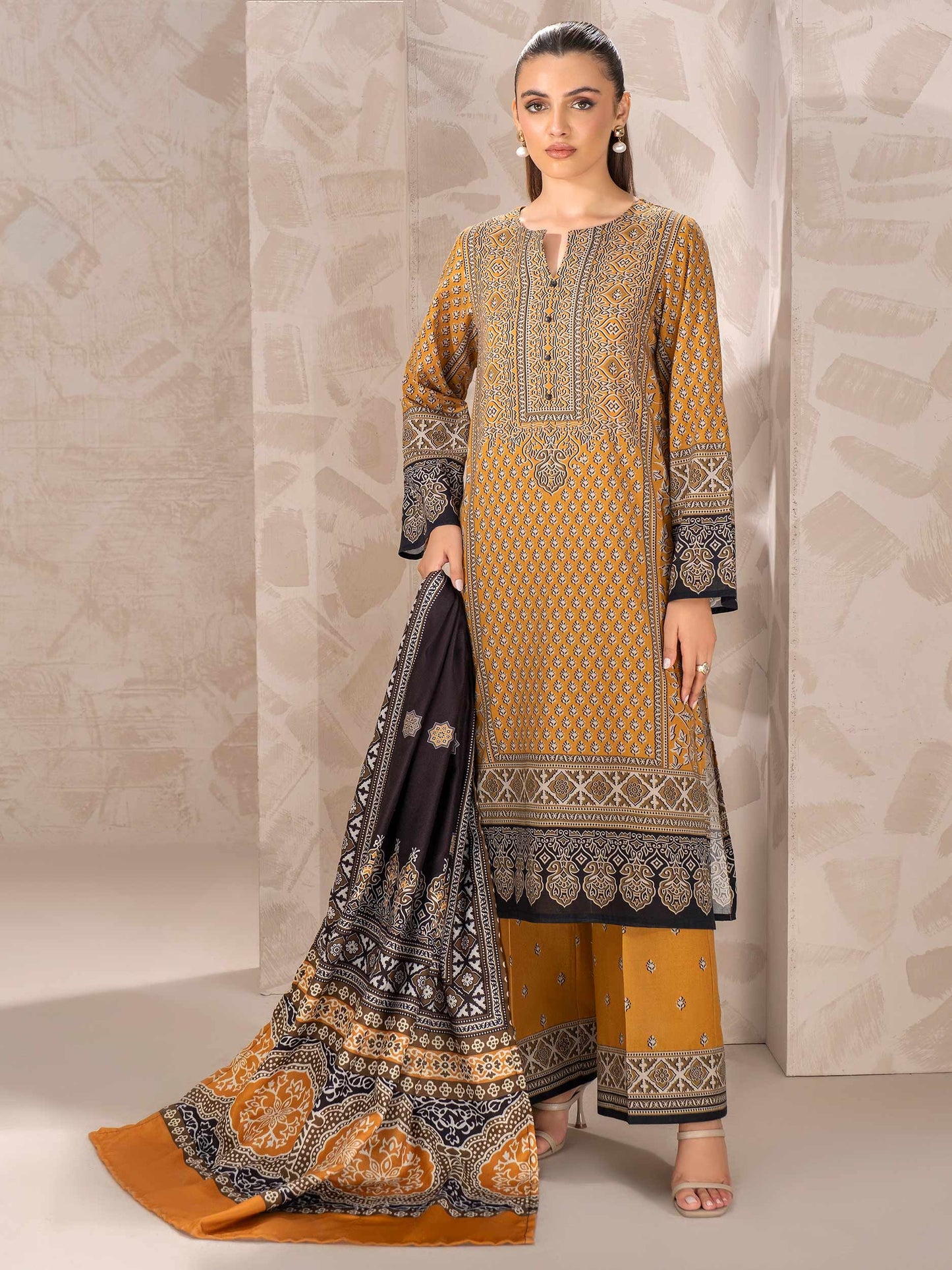 3 Piece Khaddar Suit-Printed (Unstitched)