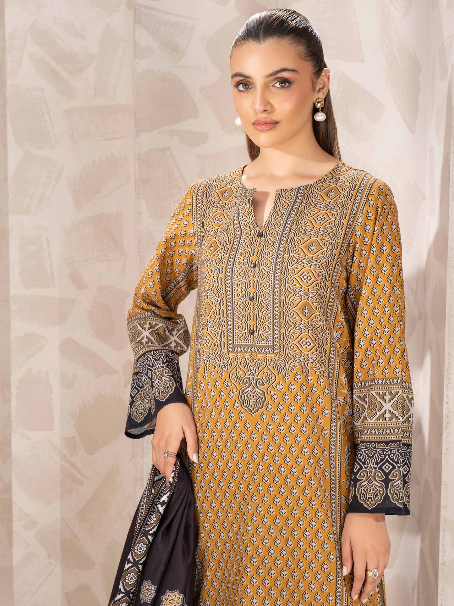 3 Piece Khaddar Suit-Printed (Unstitched)