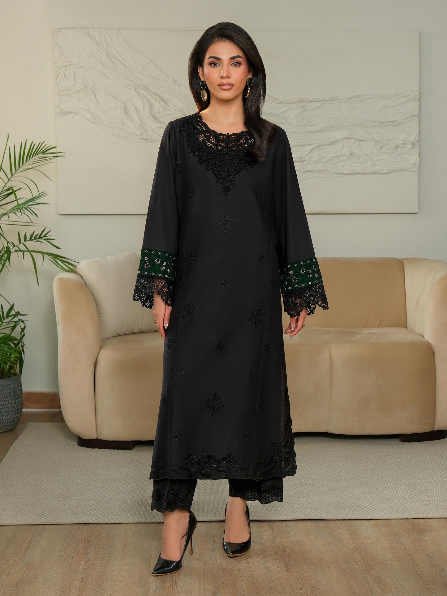 2 Piece Khaddar Suit-Embroidered (Unstitched)