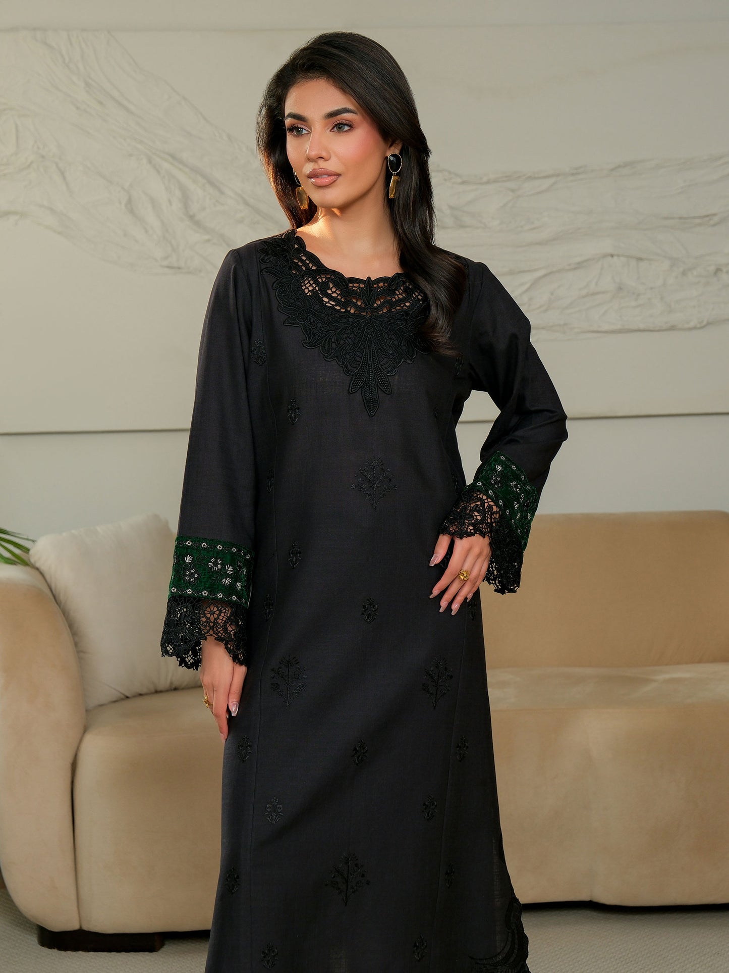 2 Piece Khaddar Suit-Embroidered (Unstitched)