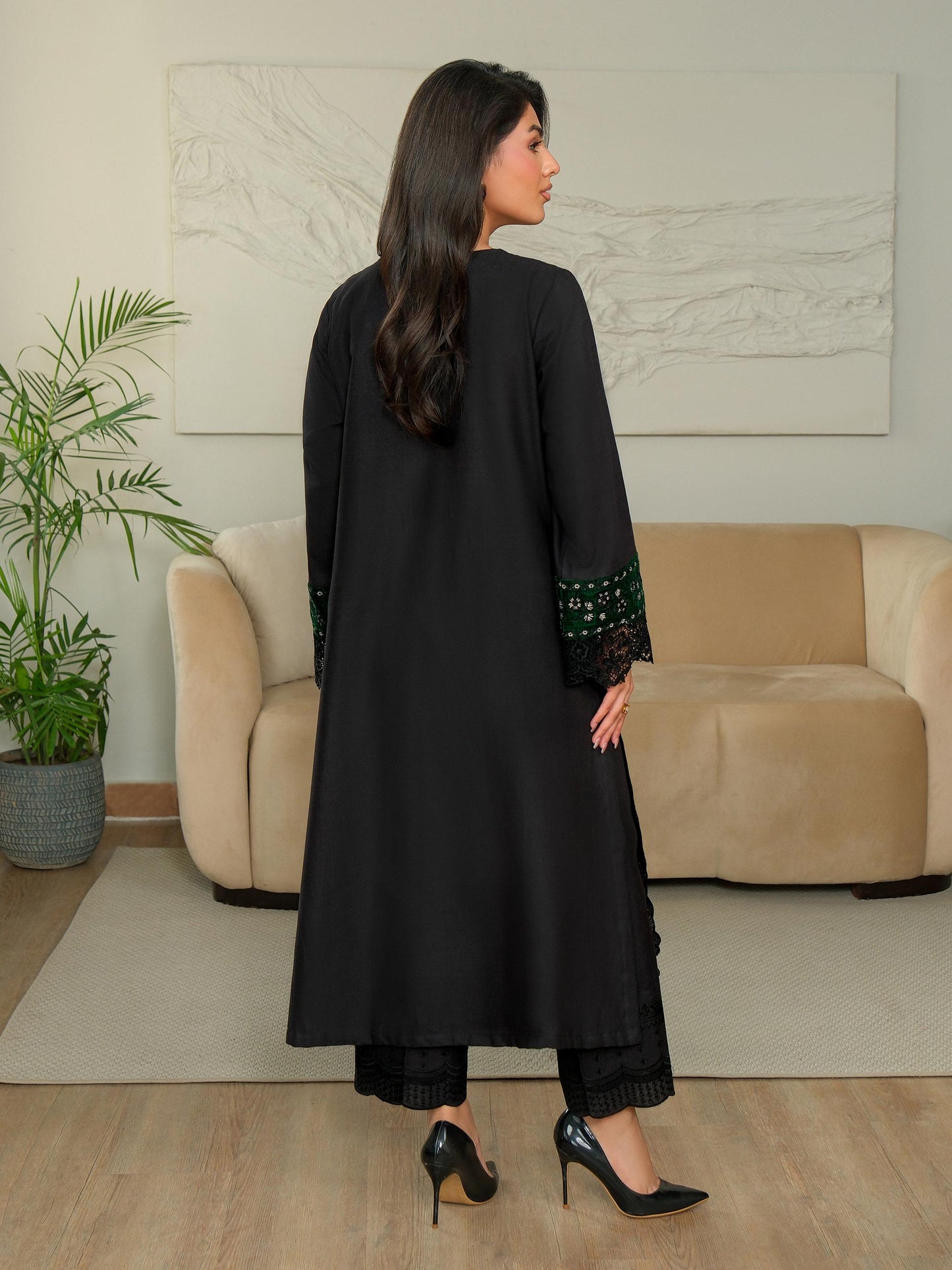 2 Piece Khaddar Suit-Embroidered (Unstitched)