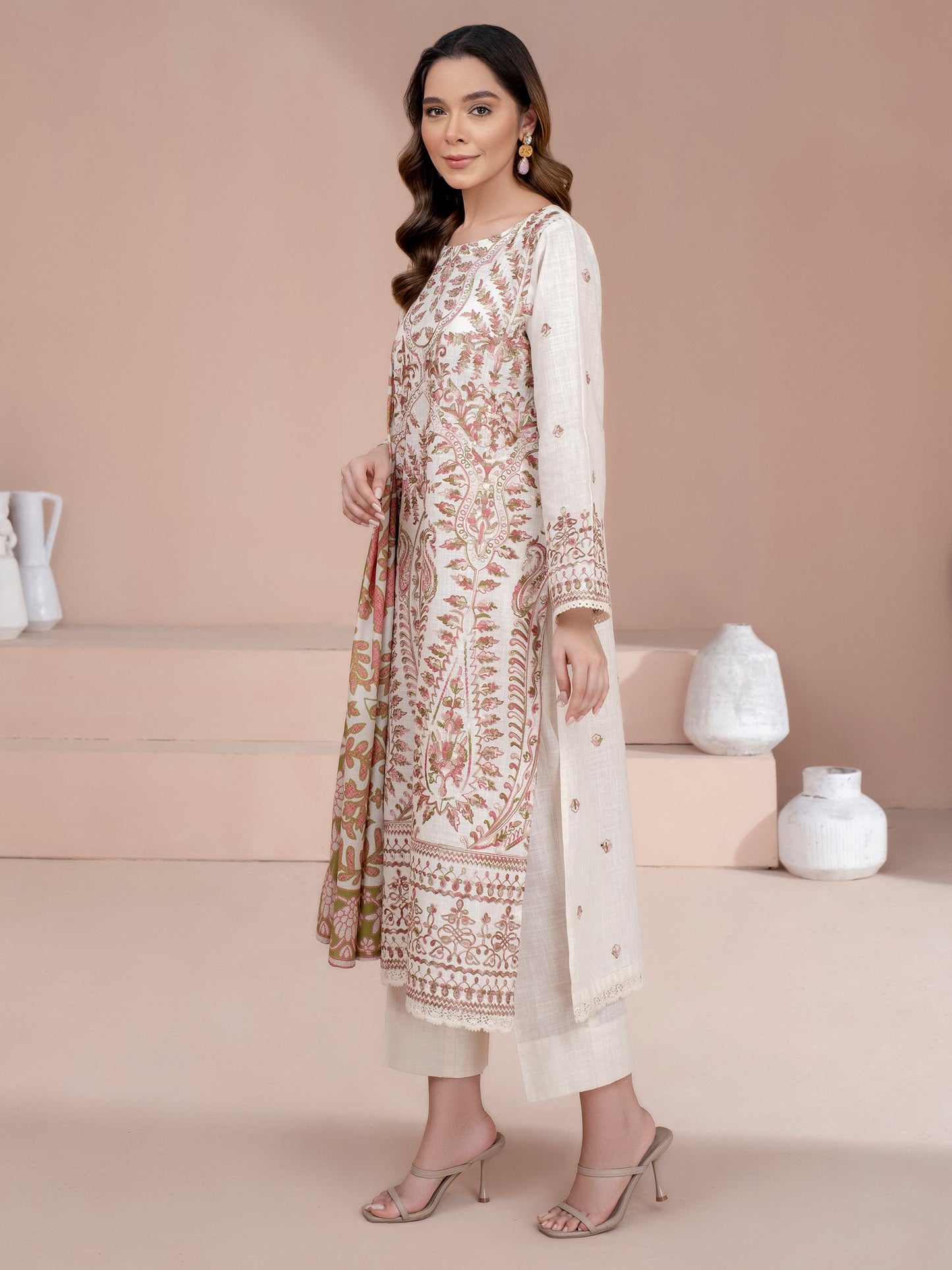 3 Piece Khaddar Suit-Embroidered (Unstitched)