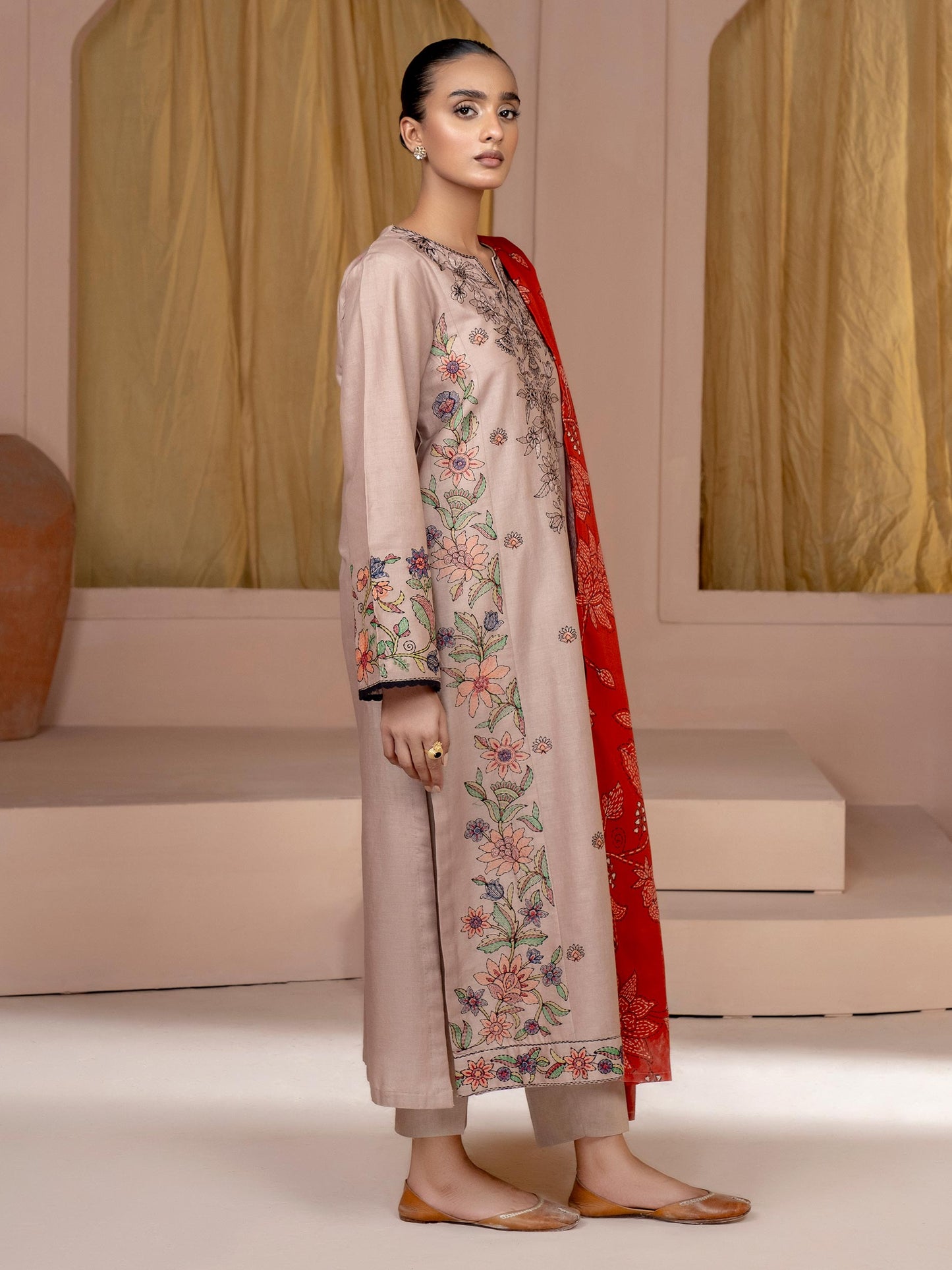 3 Piece Khaddar Suit-Embroidered (Unstitched)