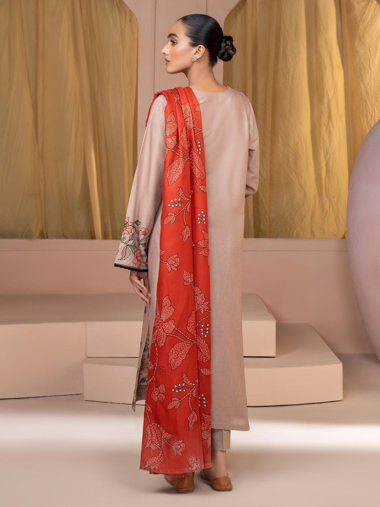 3 Piece Khaddar Suit-Embroidered (Unstitched)