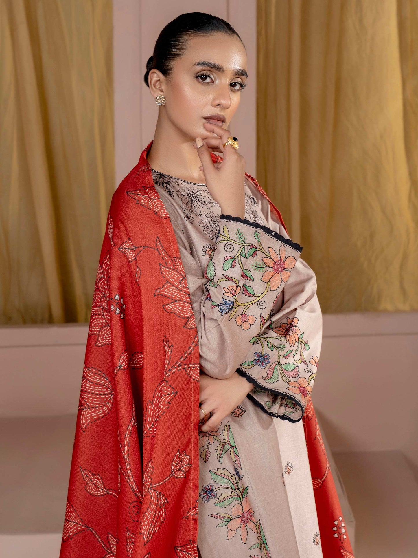 3 Piece Khaddar Suit-Embroidered (Unstitched)