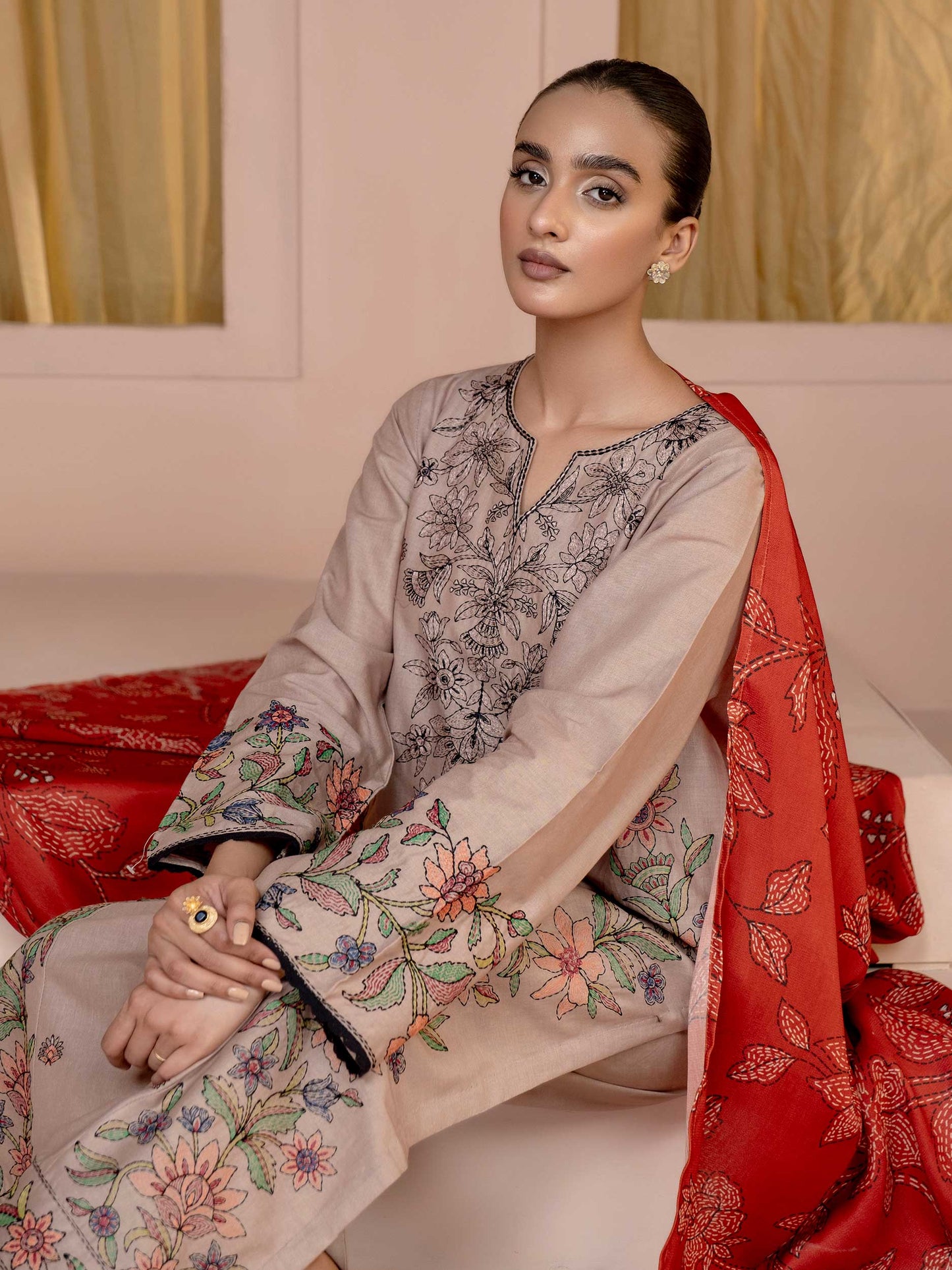 3 Piece Khaddar Suit-Embroidered (Unstitched)
