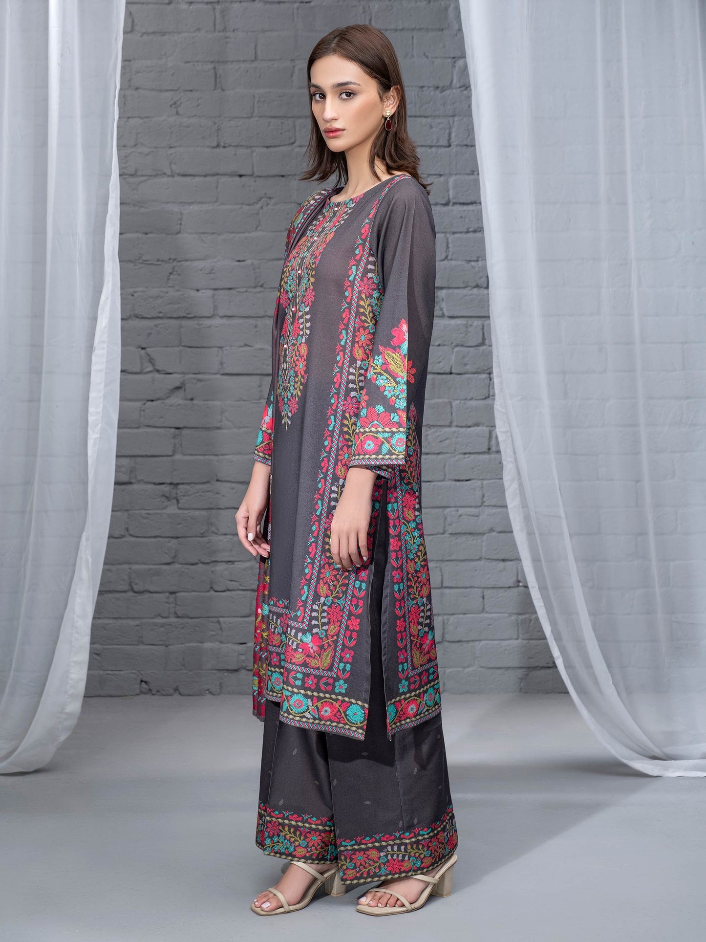 3 Piece Khaddar Suit-Printed (Unstitched)