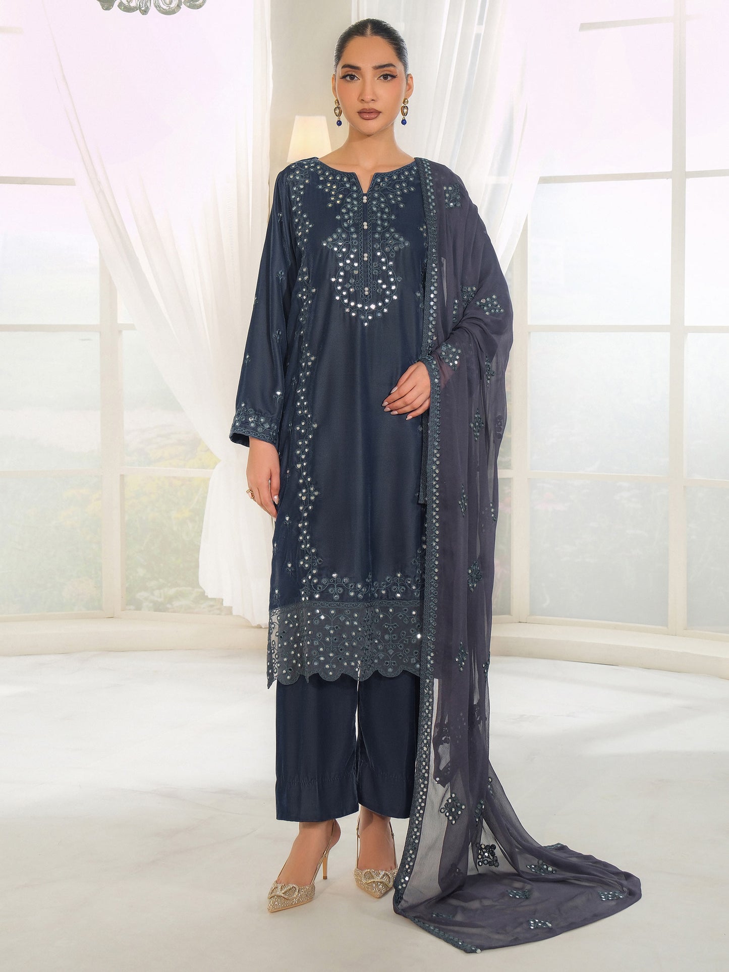 3 Piece Velvet Suit-Embroidered (Unstitched)