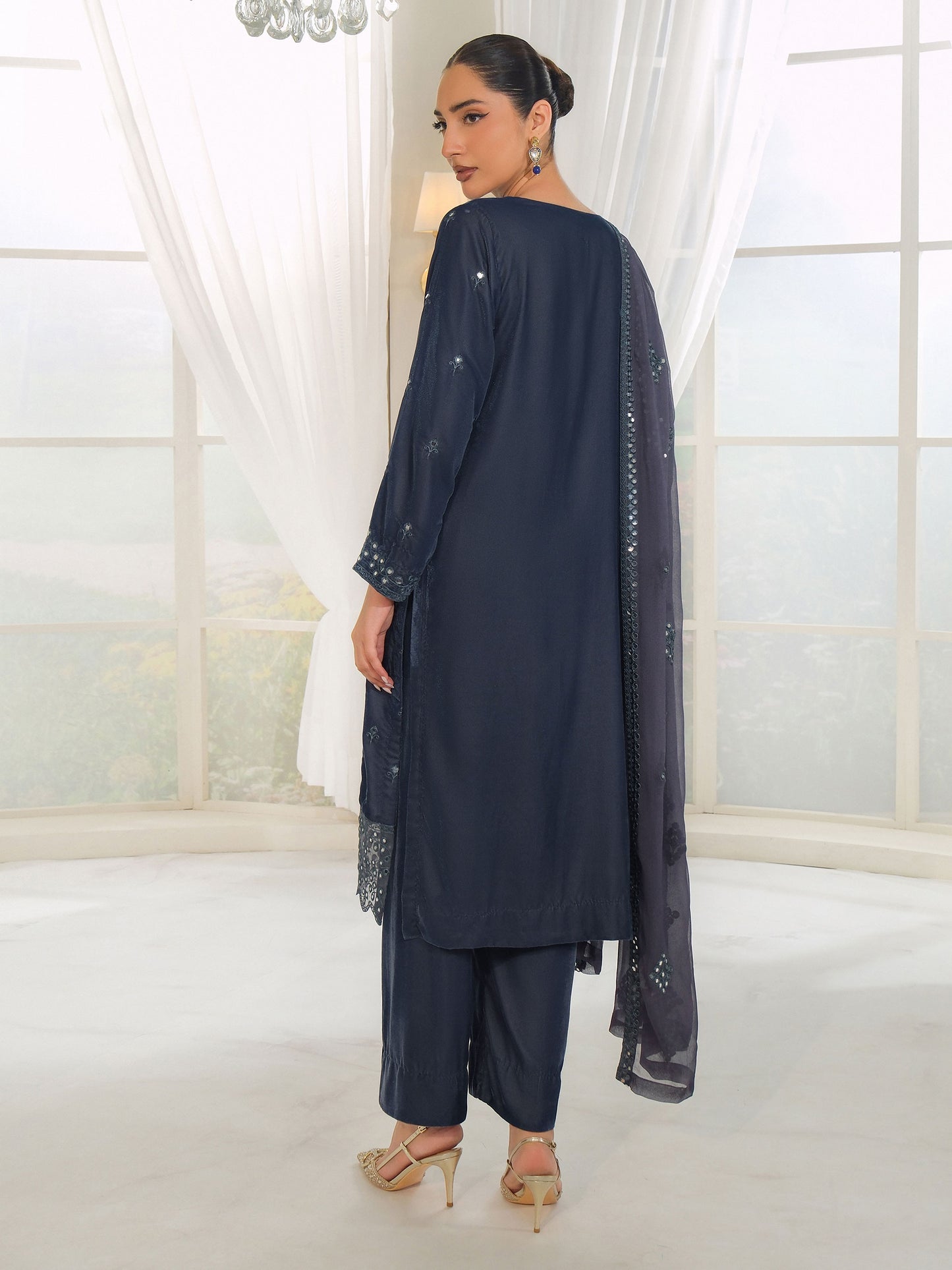 3 Piece Velvet Suit-Embroidered (Unstitched)