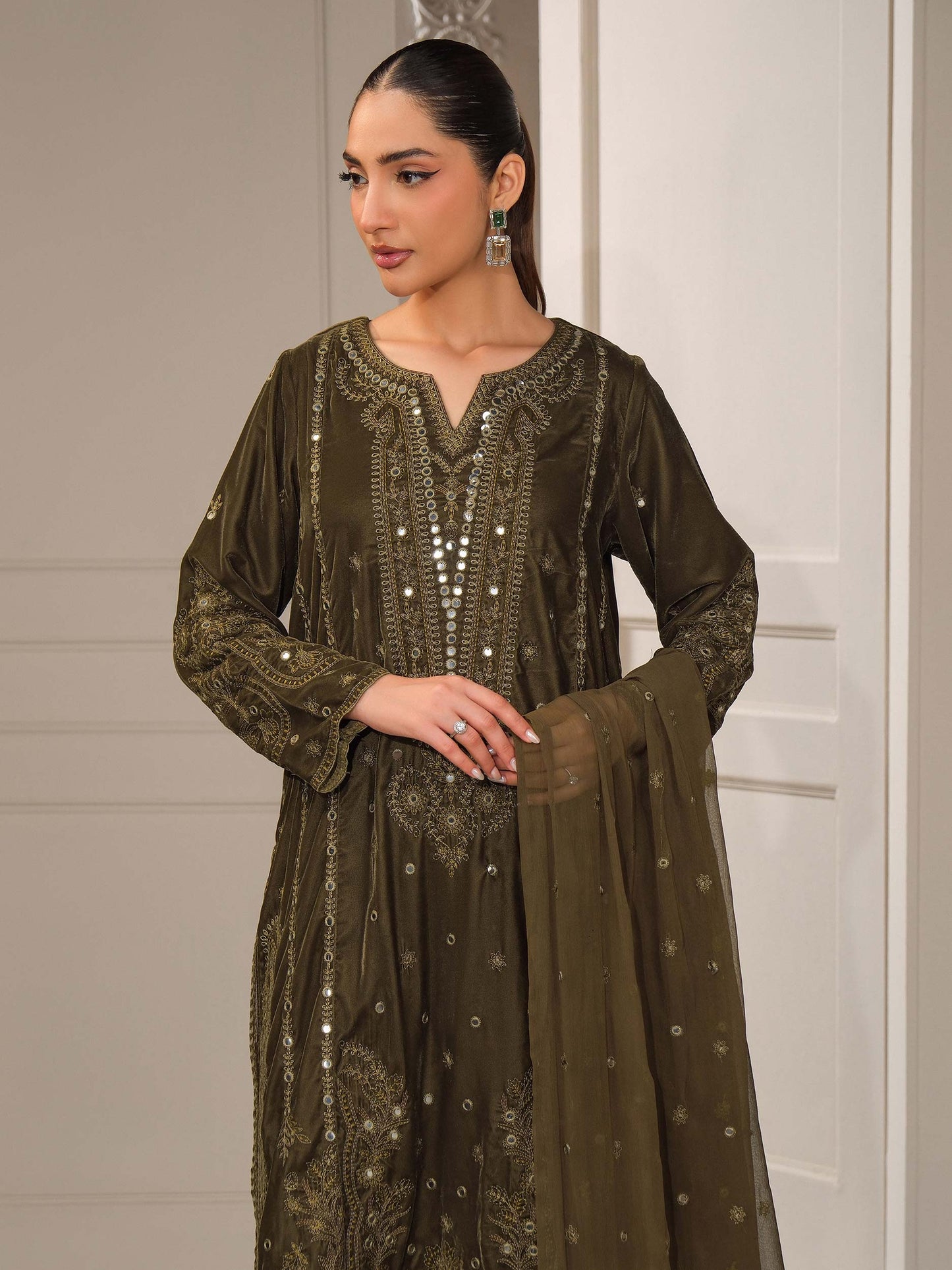 3 Piece Velvet Suit-Embroidered (Unstitched)