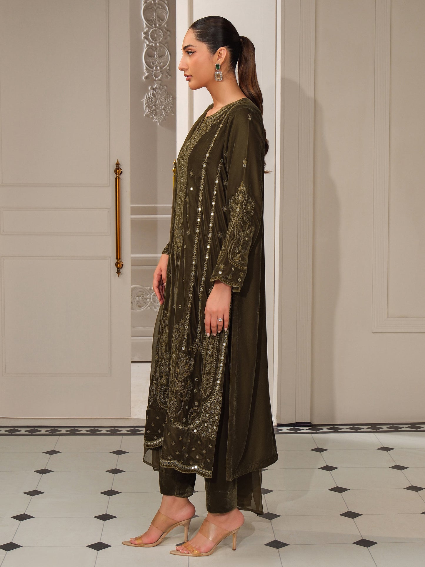 3 Piece Velvet Suit-Embroidered (Unstitched)