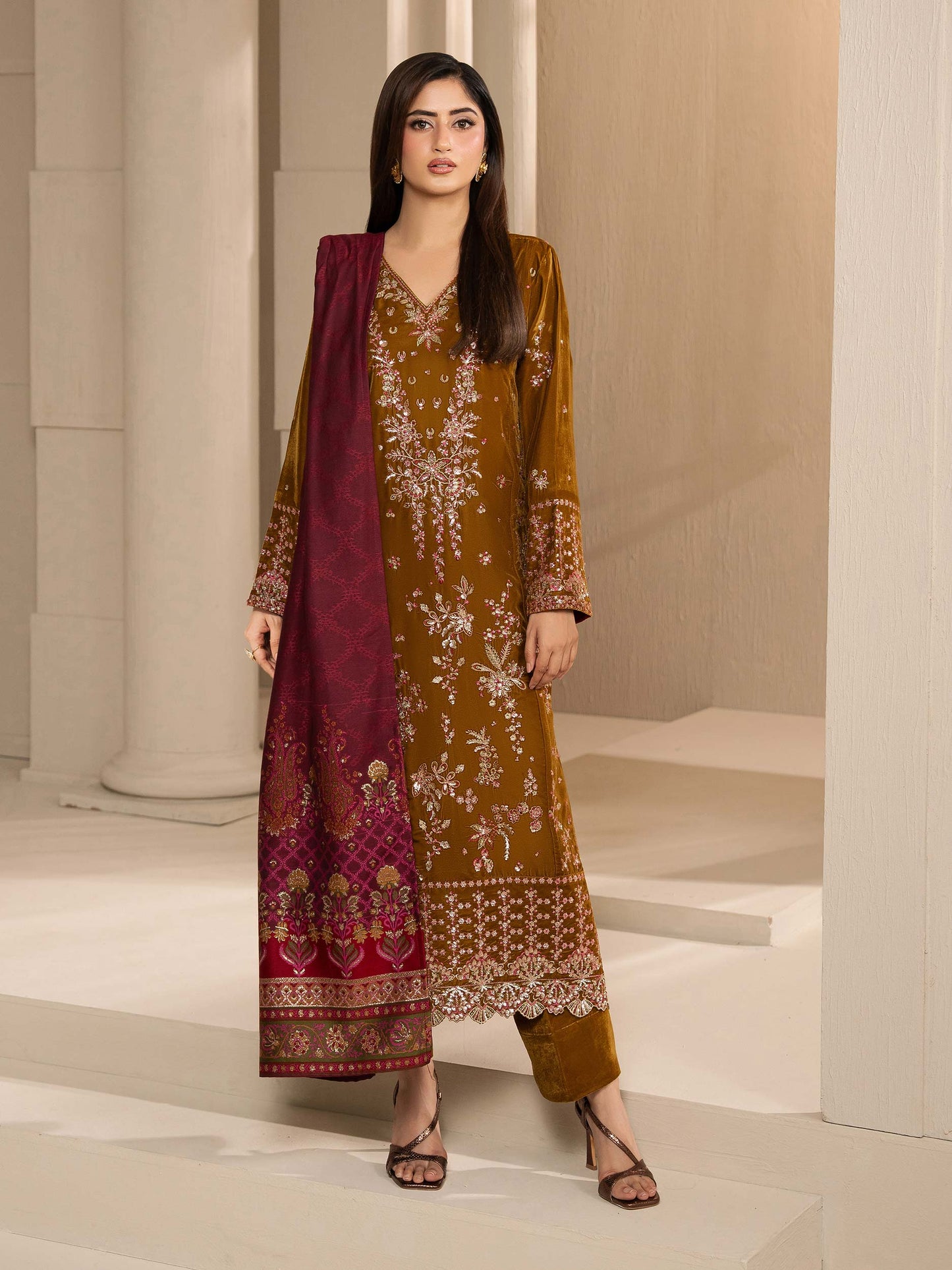 3 Piece Velvet Suit-Embroidered (Unstitched)
