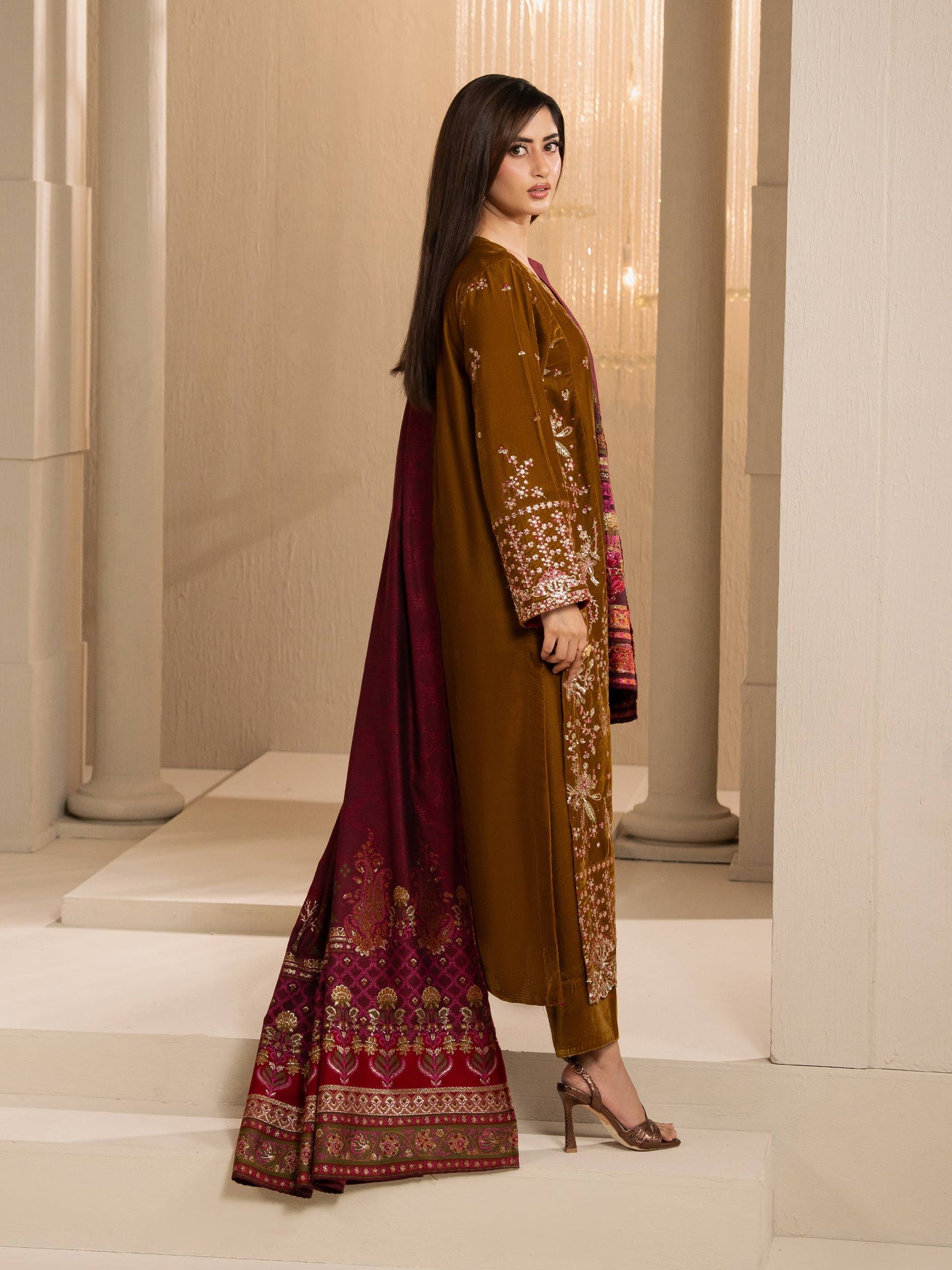 3 Piece Velvet Suit-Embroidered (Unstitched)