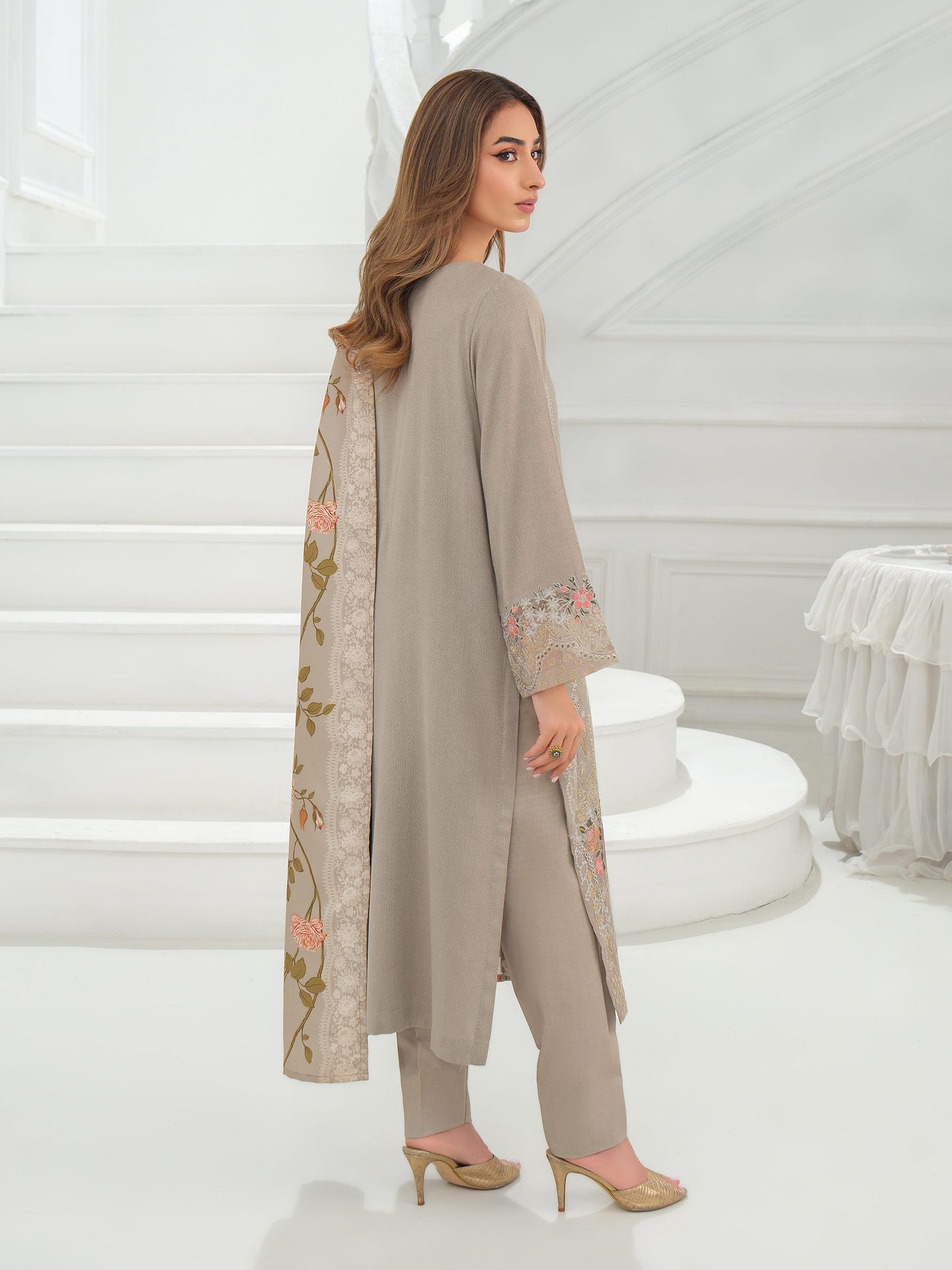 3 Piece Karandi Suit-Embroidered (Unstitched)