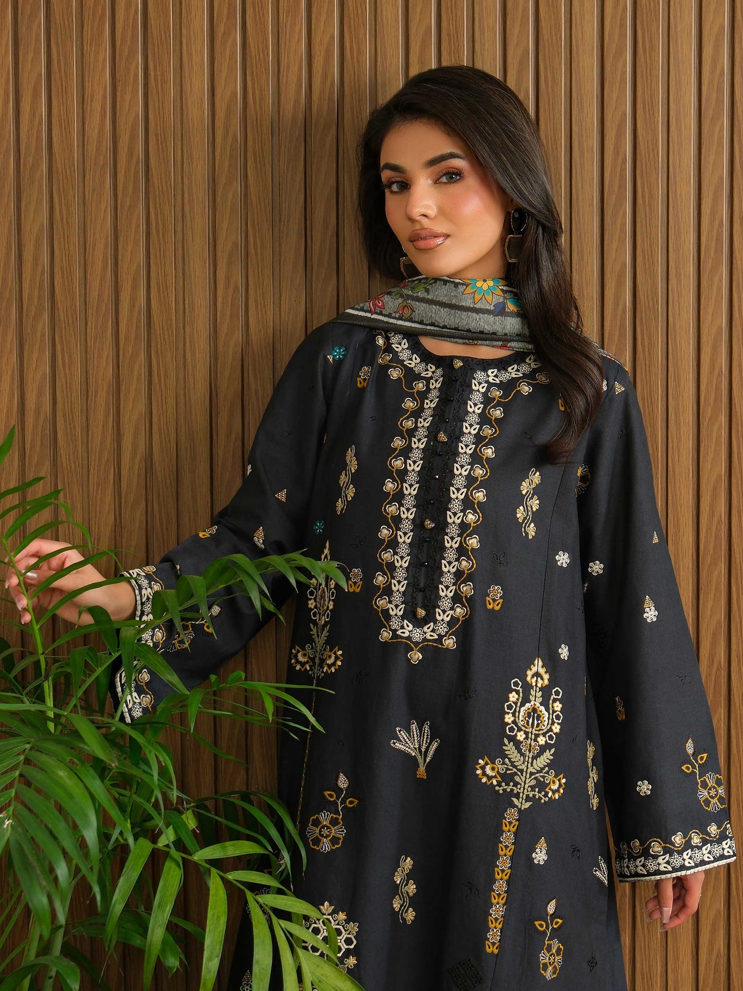 3 Piece Khaddar Suit-Embroidered (Unstitched)