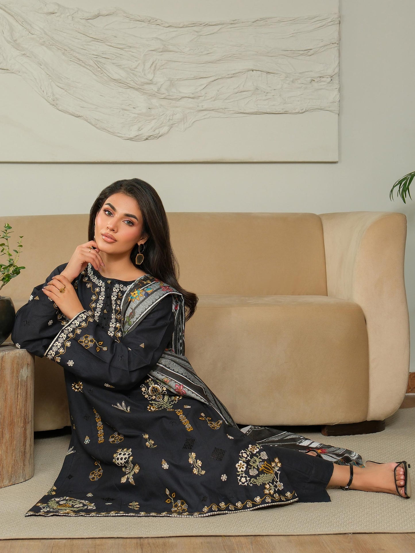 3 Piece Khaddar Suit-Embroidered (Unstitched)