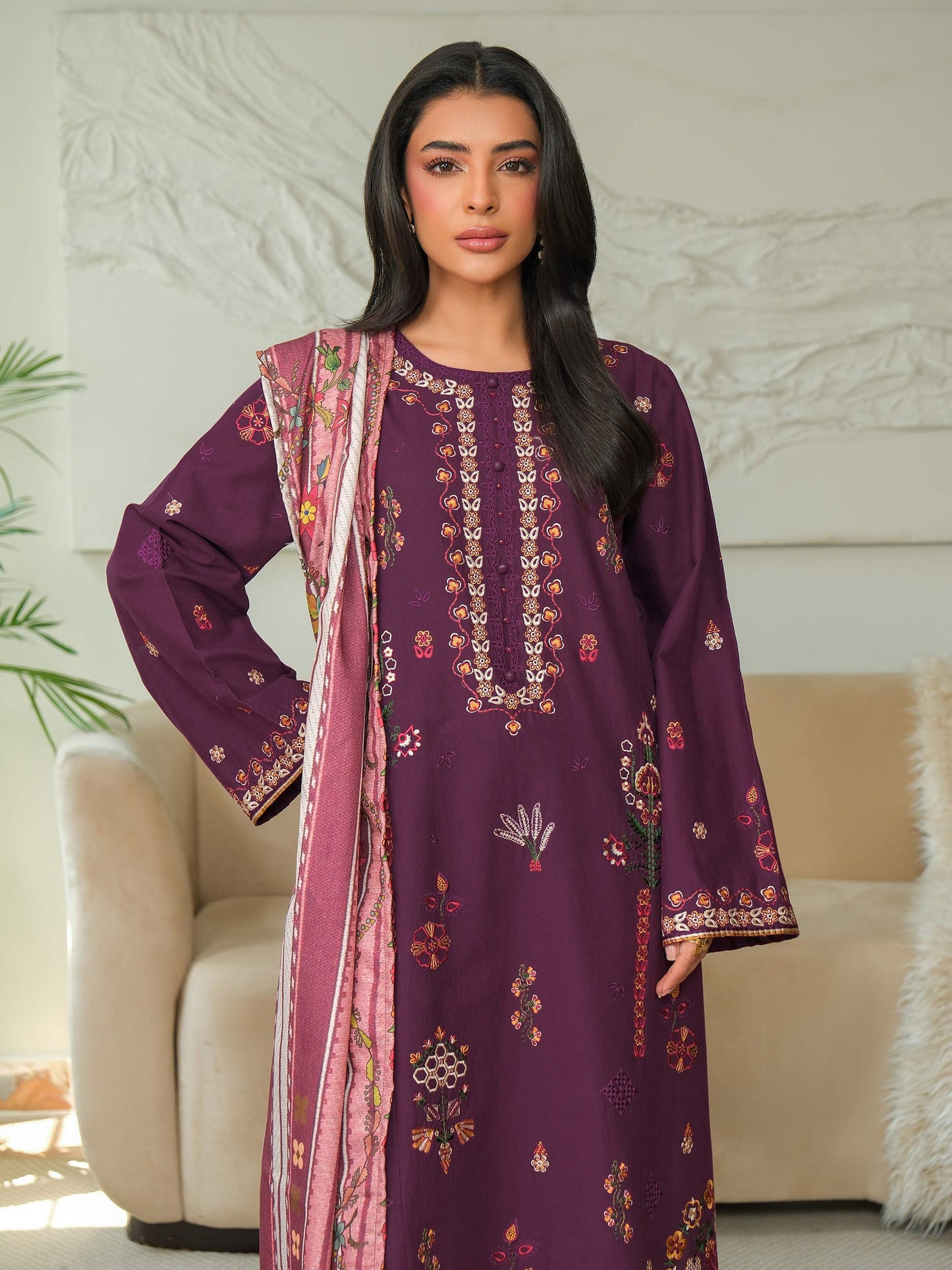 3 Piece Khaddar Suit-Embroidered (Unstitched)