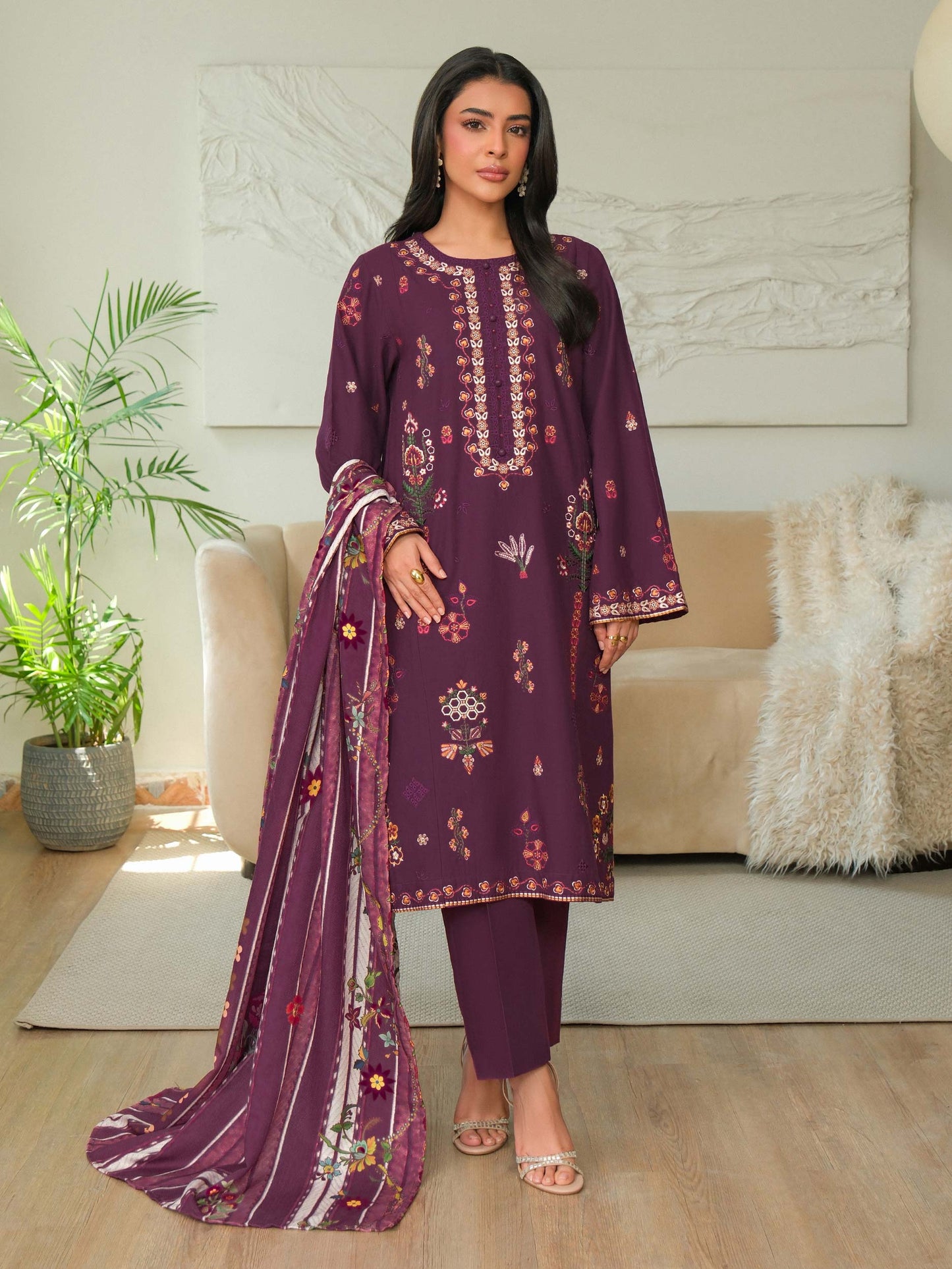 3 Piece Khaddar Suit-Embroidered (Unstitched)