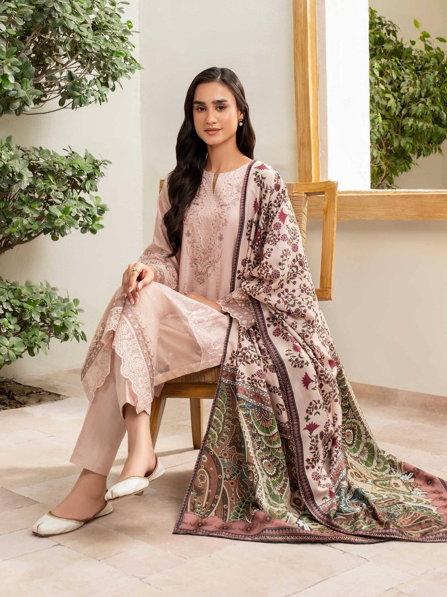 3 Piece Khaddar Suit-Embroidered (Unstitched)