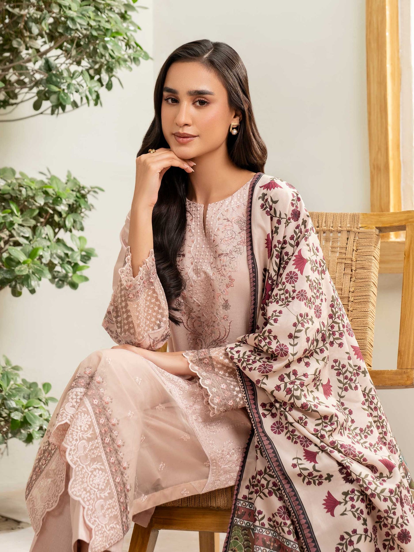 3 Piece Khaddar Suit-Embroidered (Unstitched)