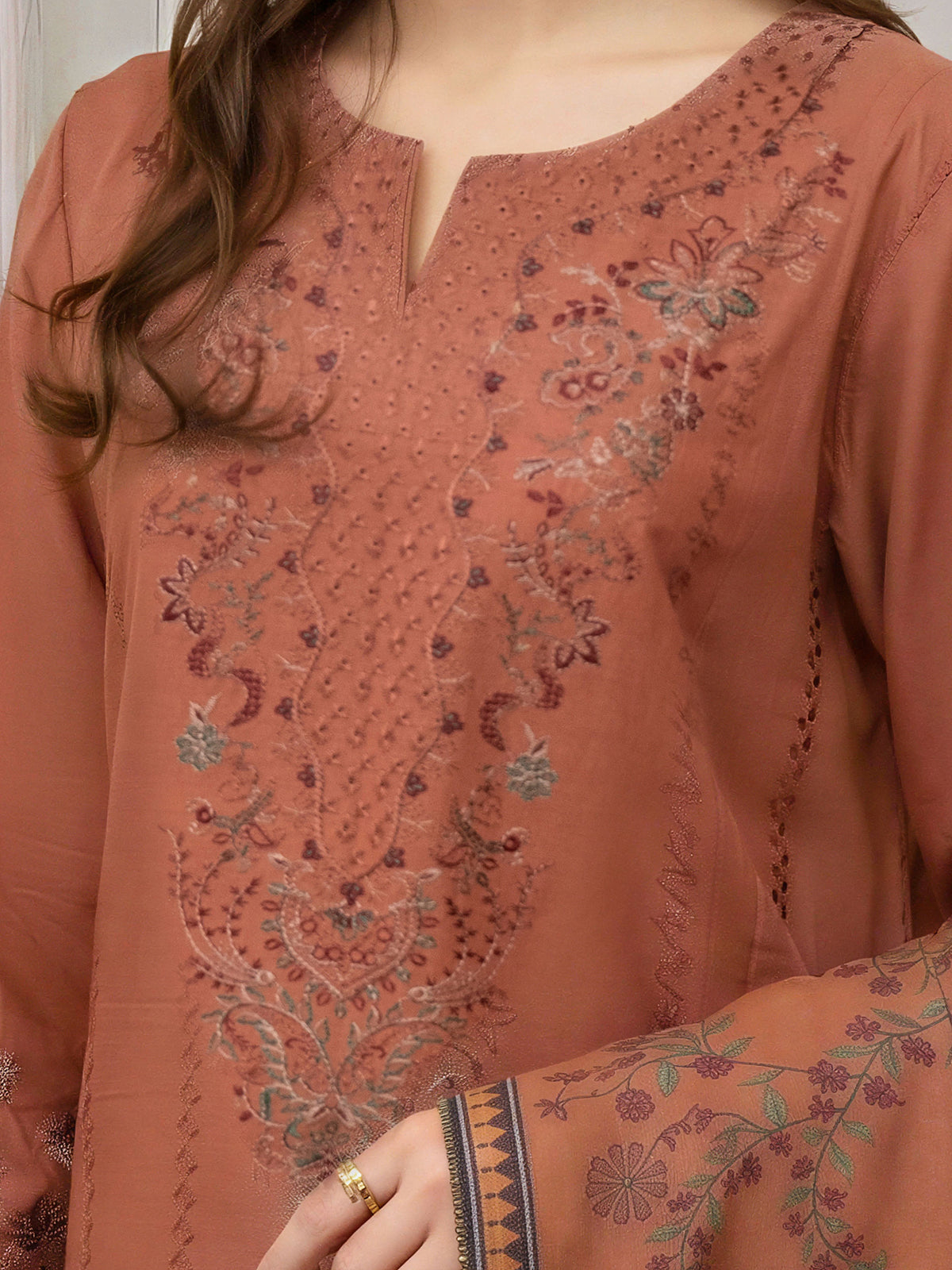 3 Piece Khaddar Suit-Embroidered (Unstitched)