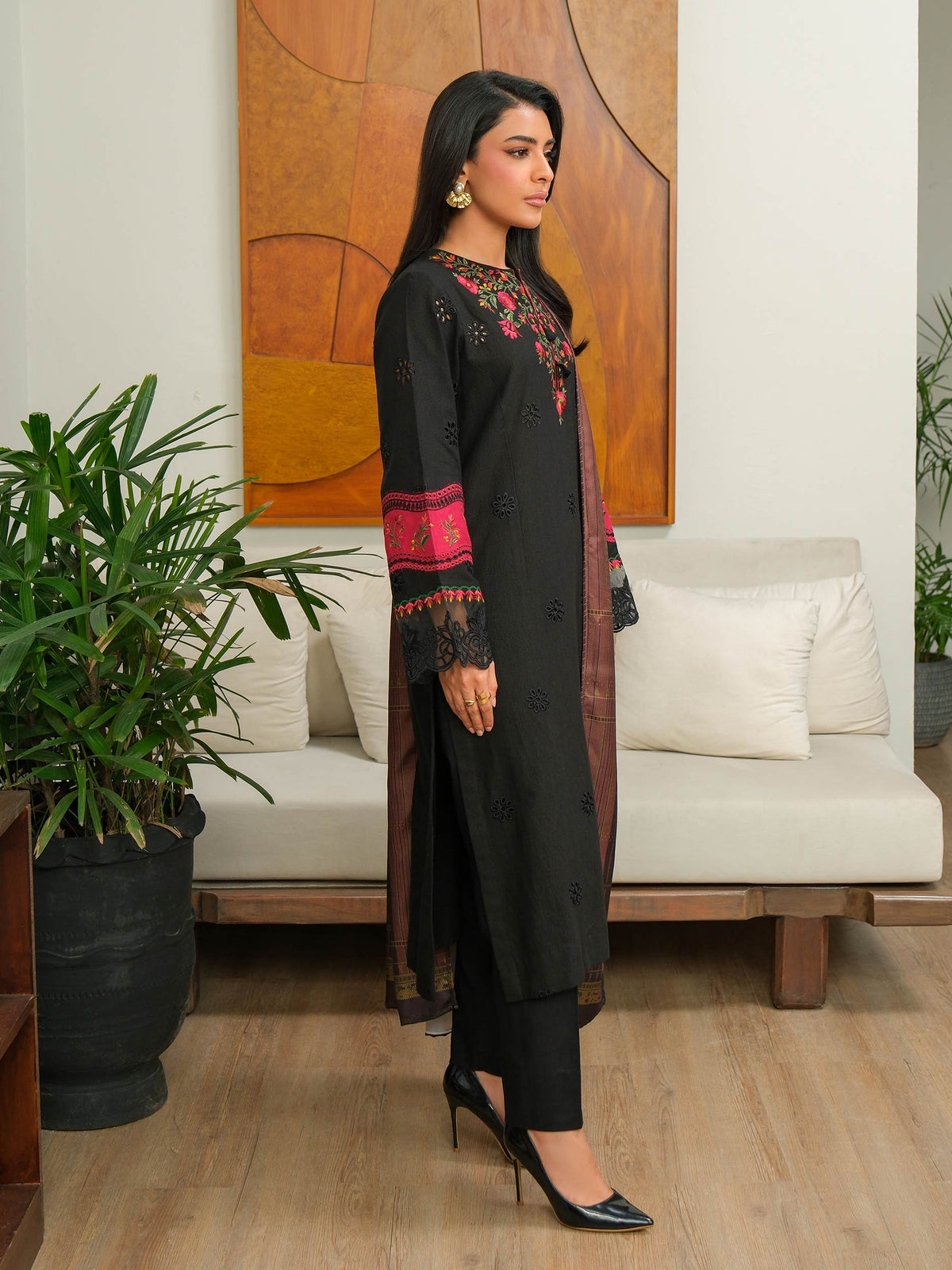 3 Piece Khaddar Suit-Embroidered (Unstitched)