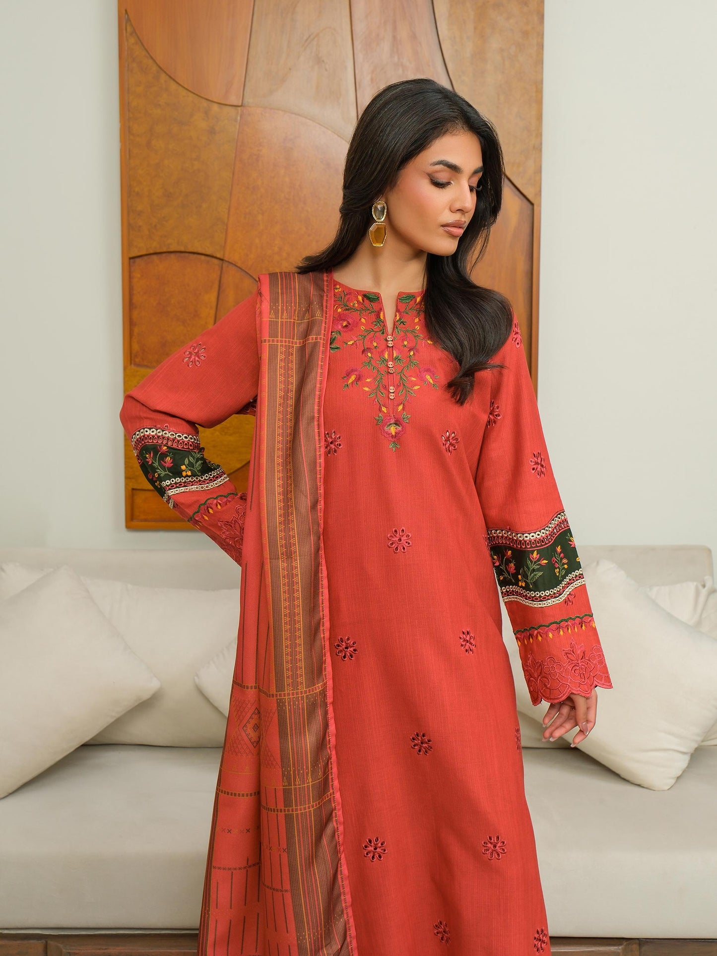 3 Piece Khaddar Suit-Embroidered (Unstitched)