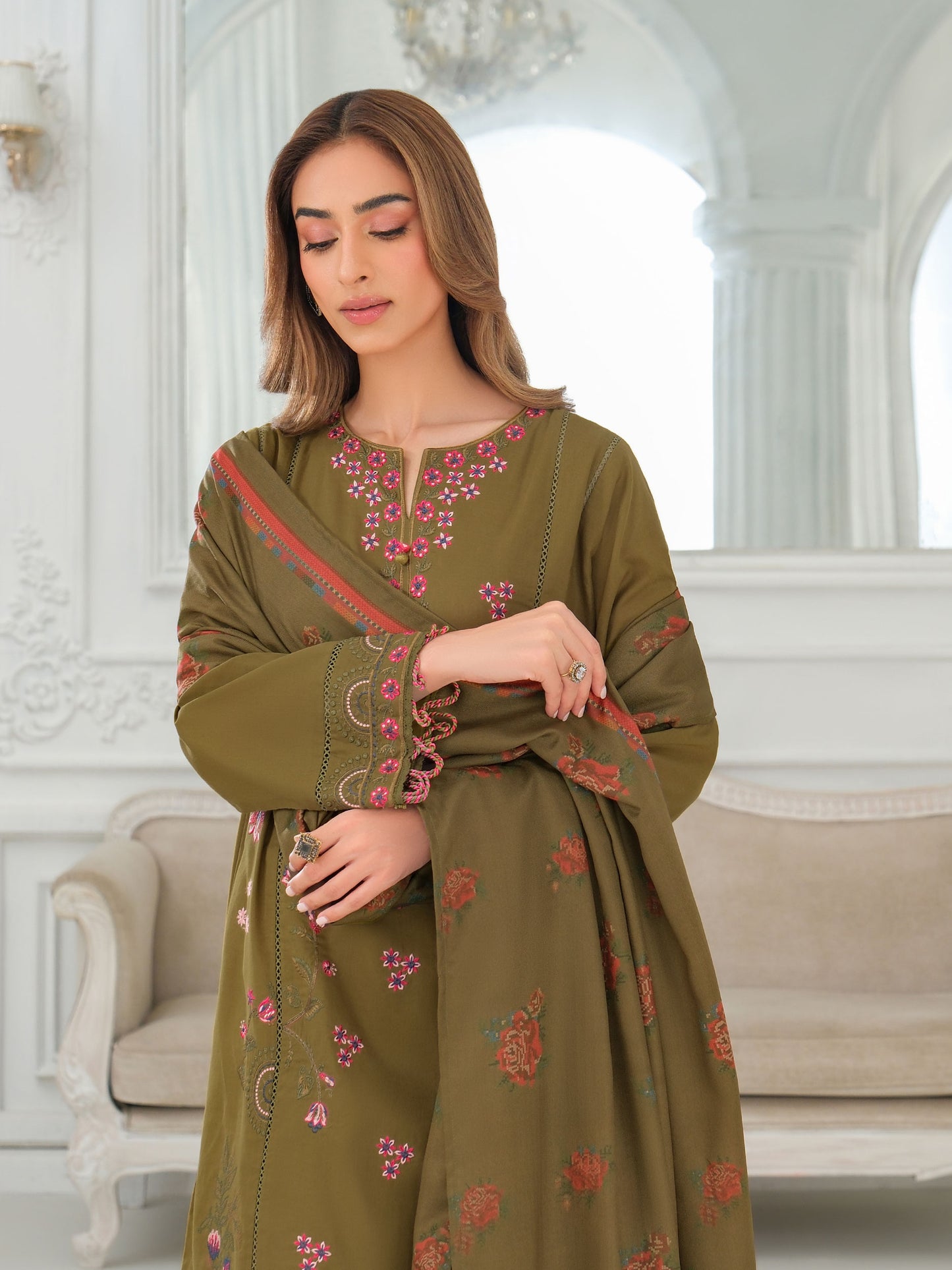 3 Piece Khaddar Suit-Embroidered (Unstitched)