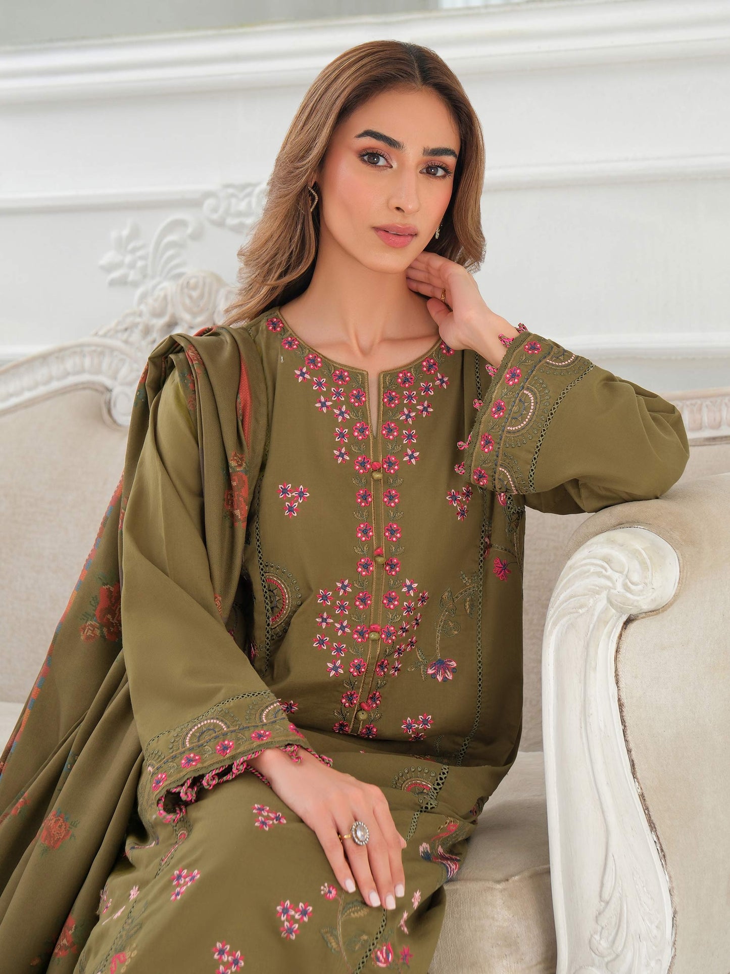 3 Piece Khaddar Suit-Embroidered (Unstitched)