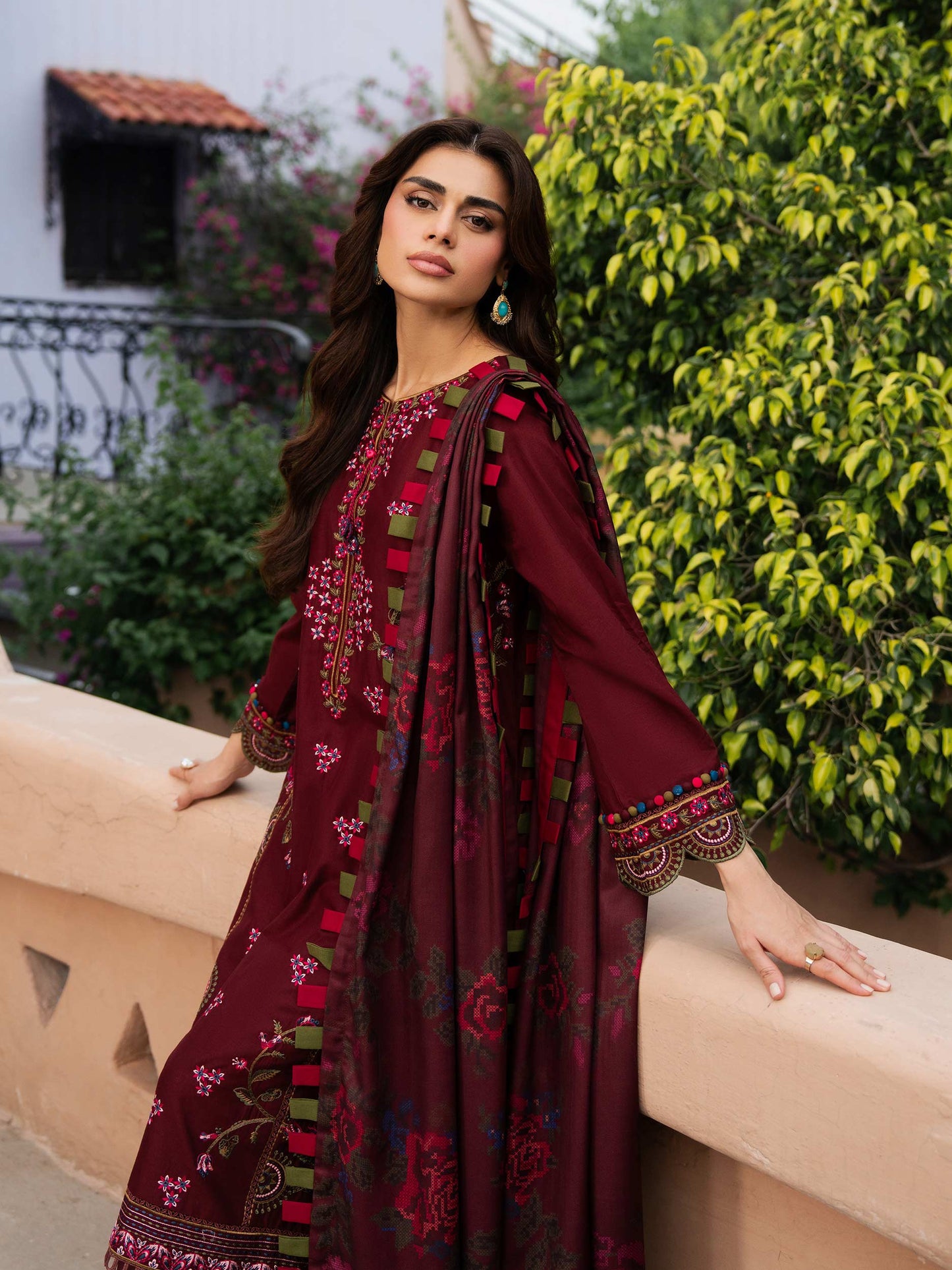3 Piece Khaddar Suit-Embroidered (Unstitched)
