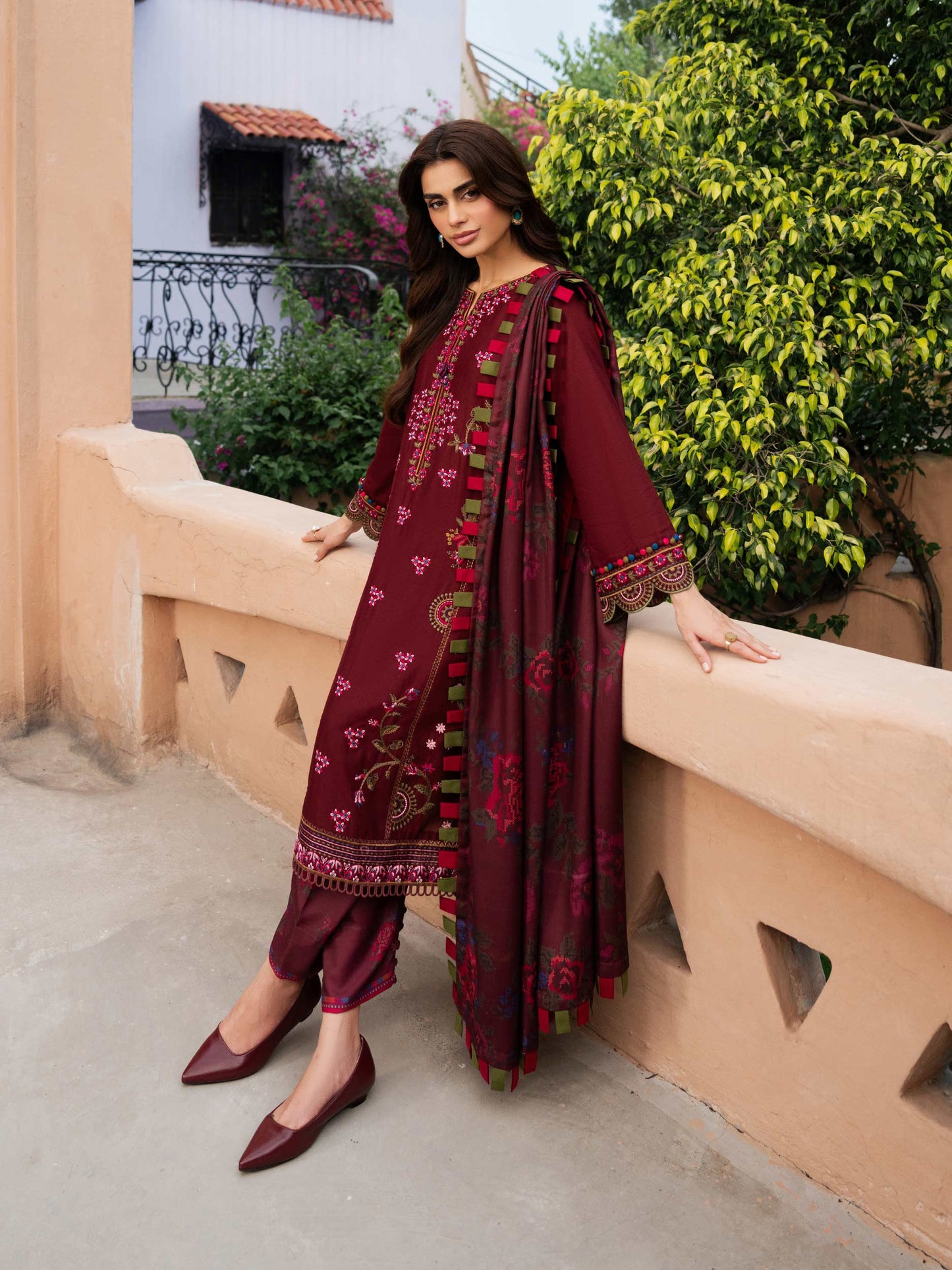3 Piece Khaddar Suit-Embroidered (Unstitched)