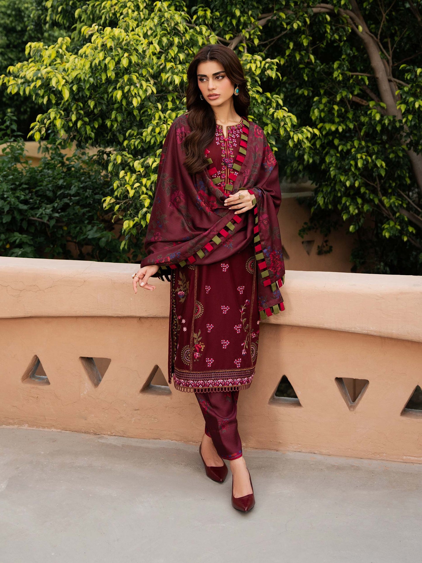 3 Piece Khaddar Suit-Embroidered (Unstitched)