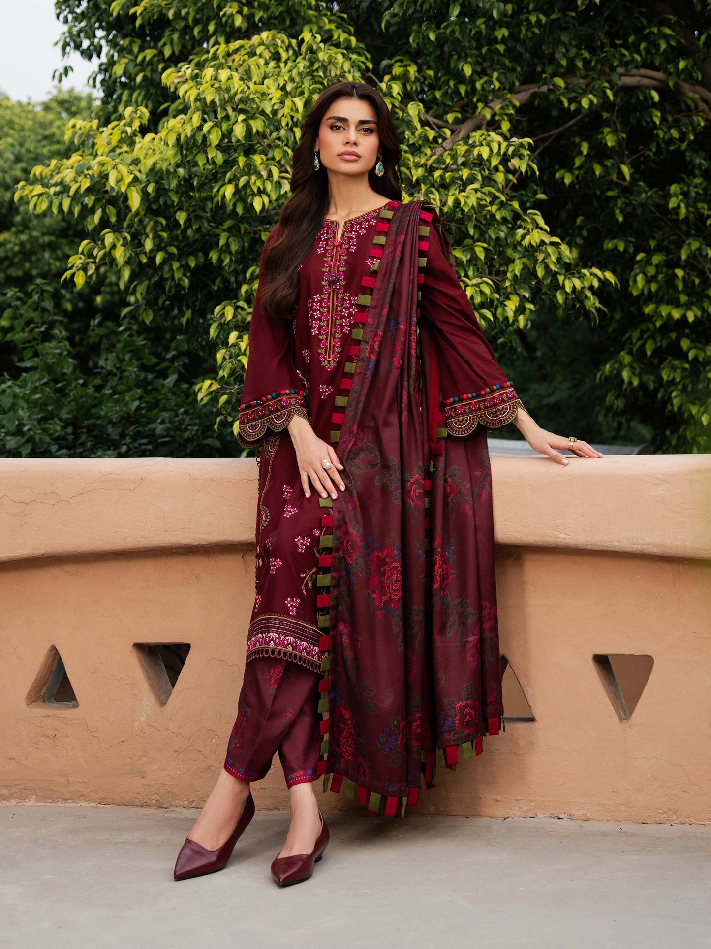 3 Piece Khaddar Suit-Embroidered (Unstitched)