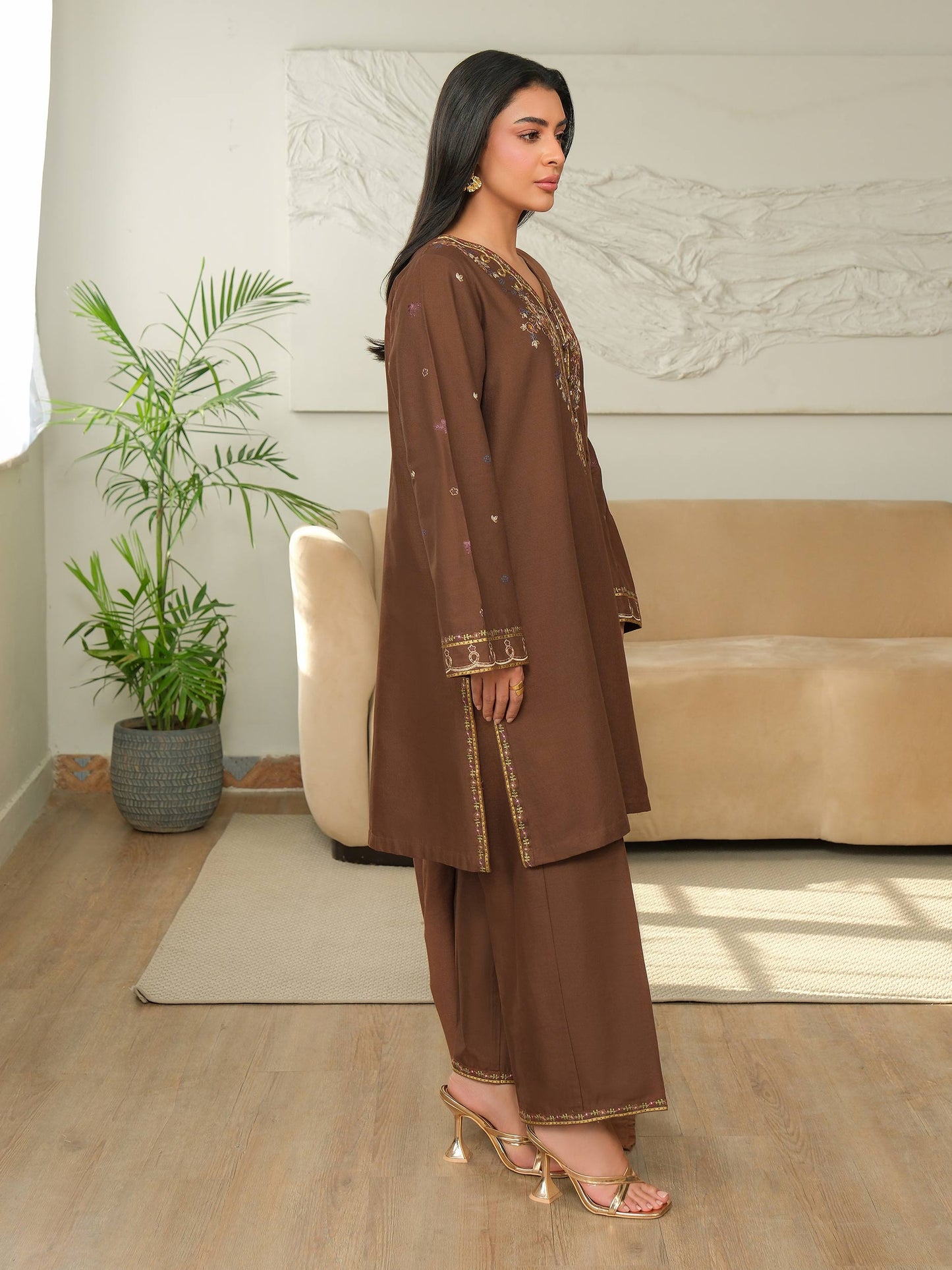3 Piece Khaddar Suit-Embroidered (Unstitched)